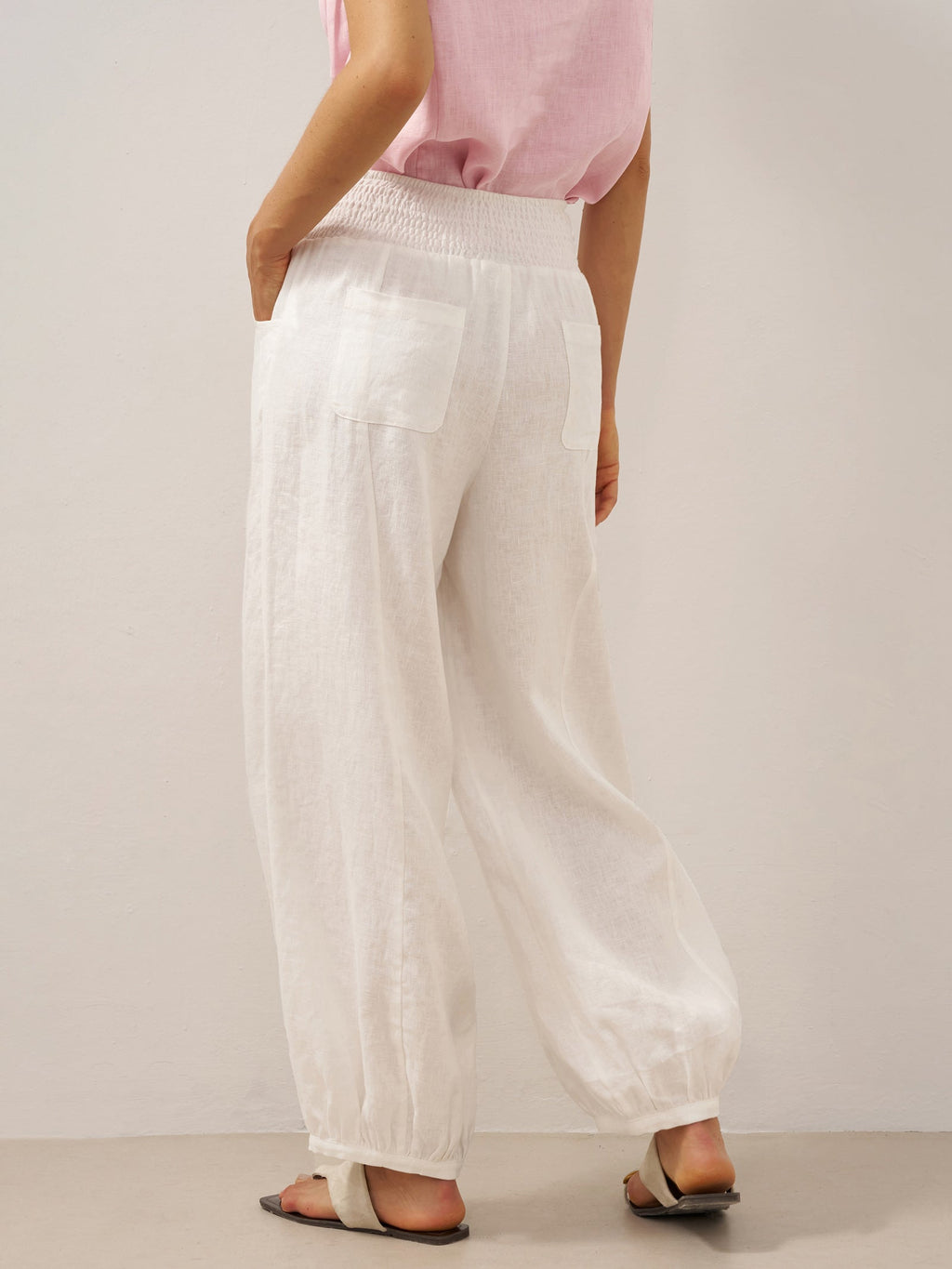 LINTICO 100% Linen Broad Elastic Waistband Pants TALIA — in-use photo