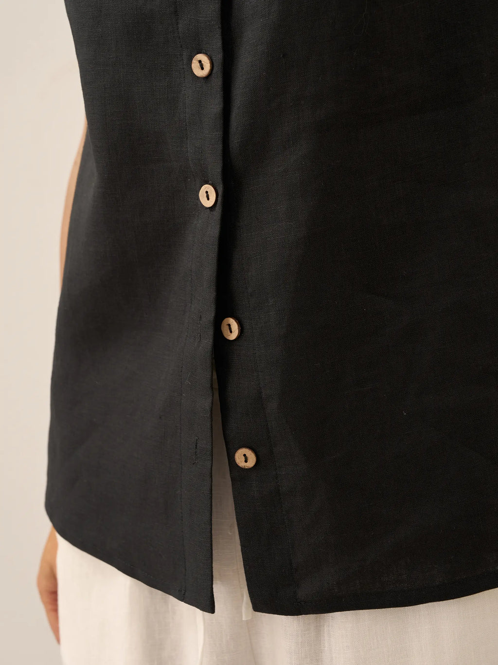 LINTICO 100% Linen Buttons Down Tank Top ERIN — comparison shot