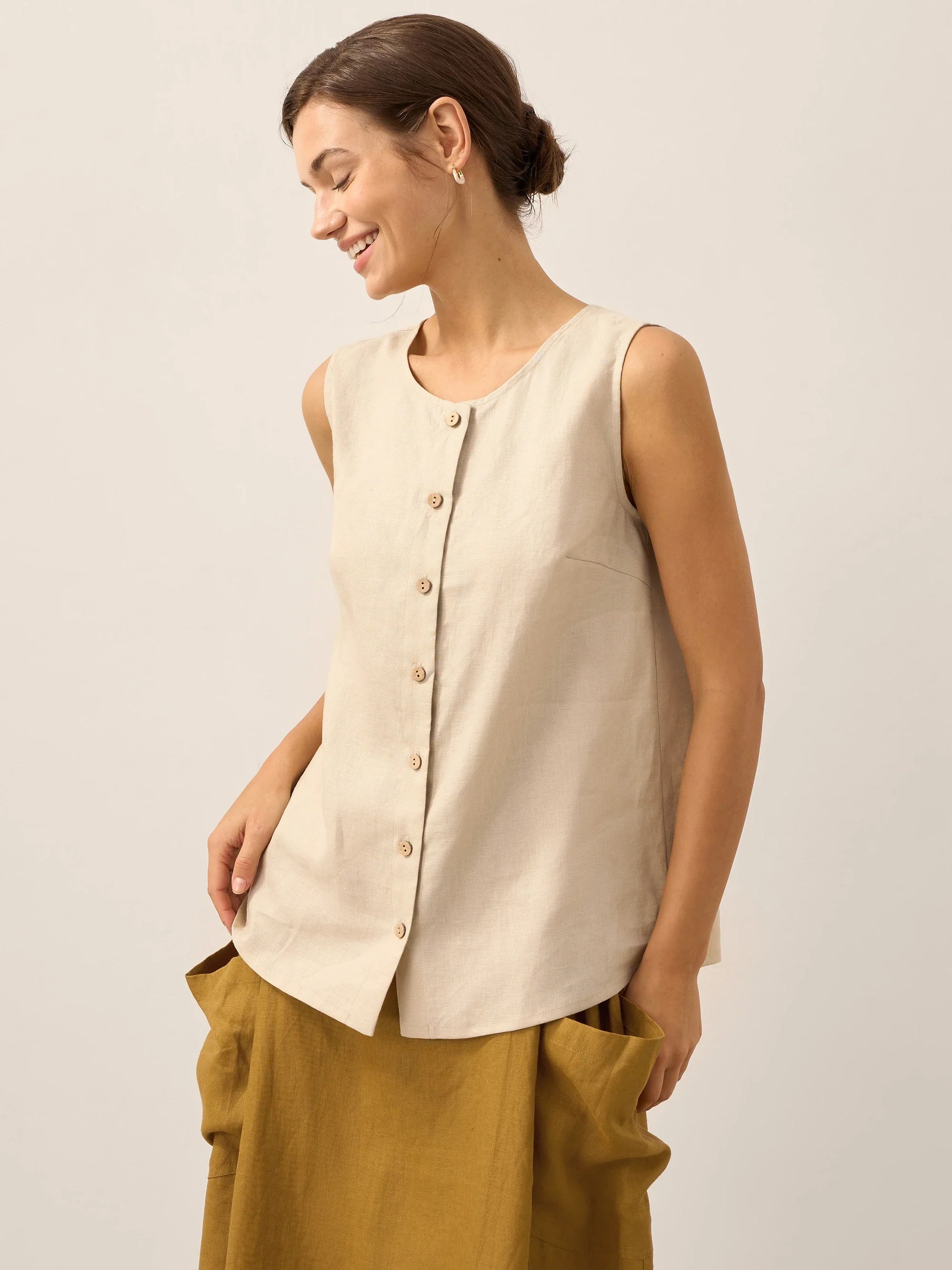 LINTICO 100% Linen Buttons Down Tank Top ERIN — feature highlight