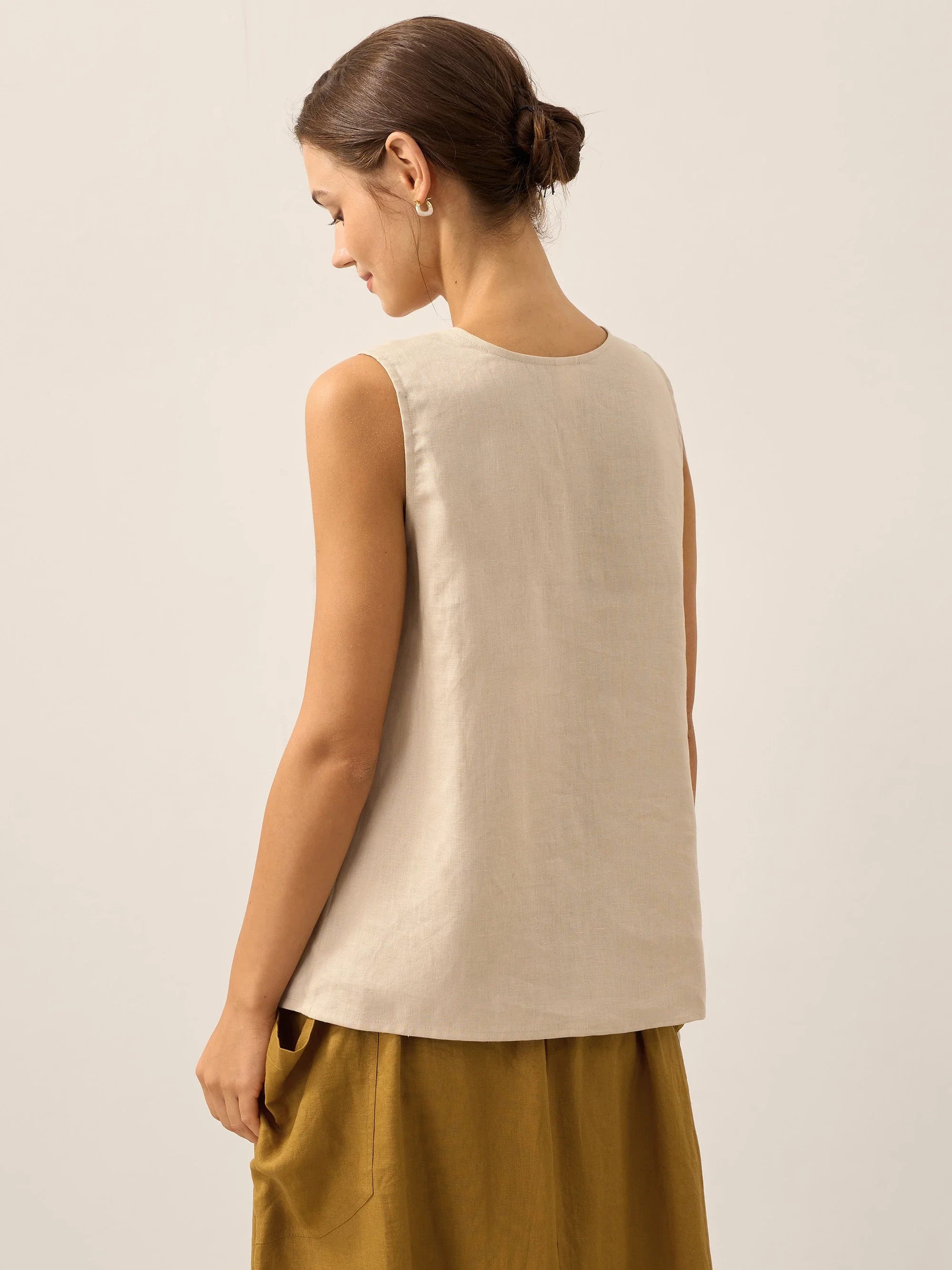 LINTICO 100% Linen Buttons Down Tank Top ERIN — fabric or material detail