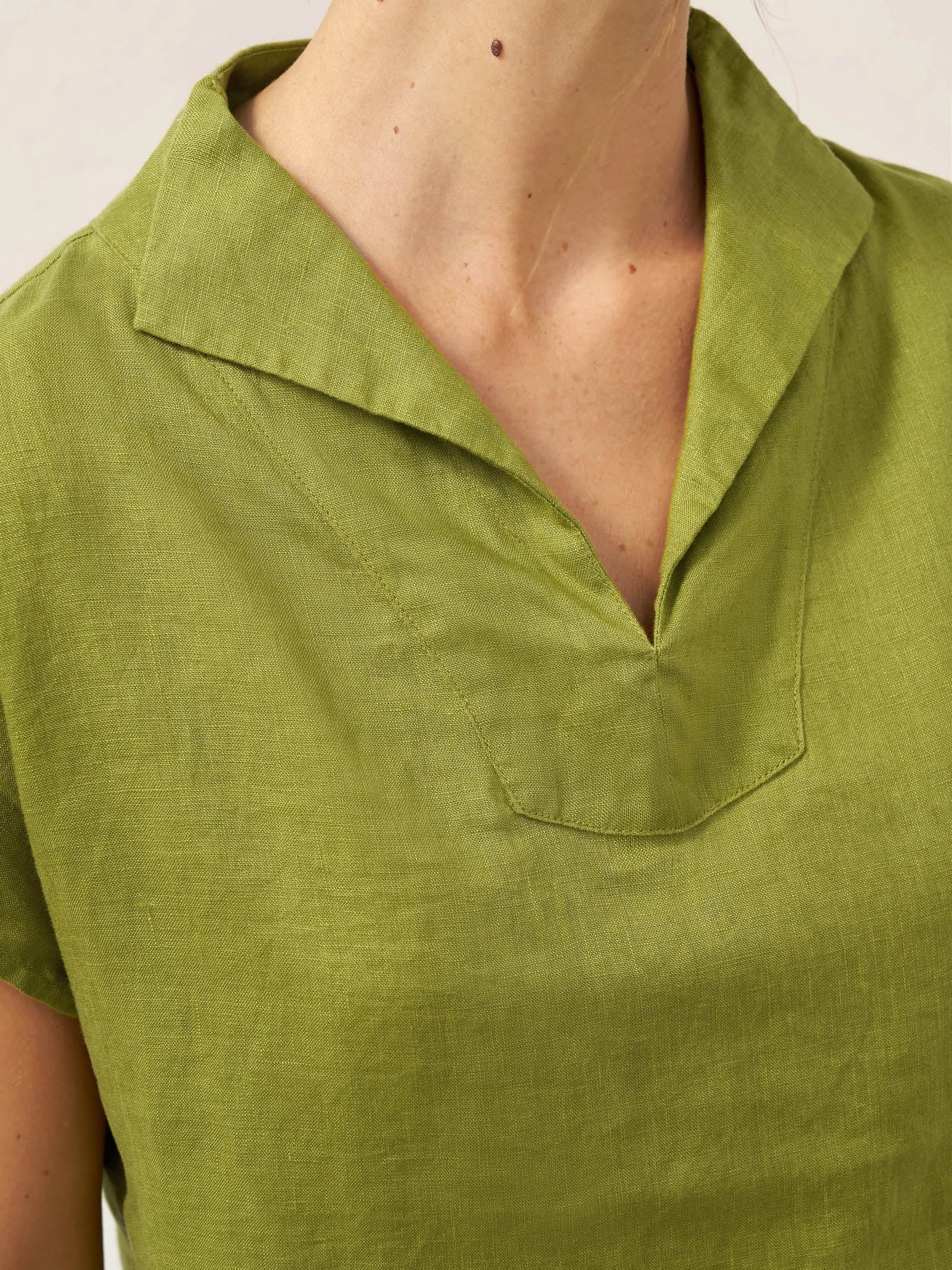 LINTICO LINTICO 100% Linen Collared Cap Sleeve Top IVY — detail shot 9