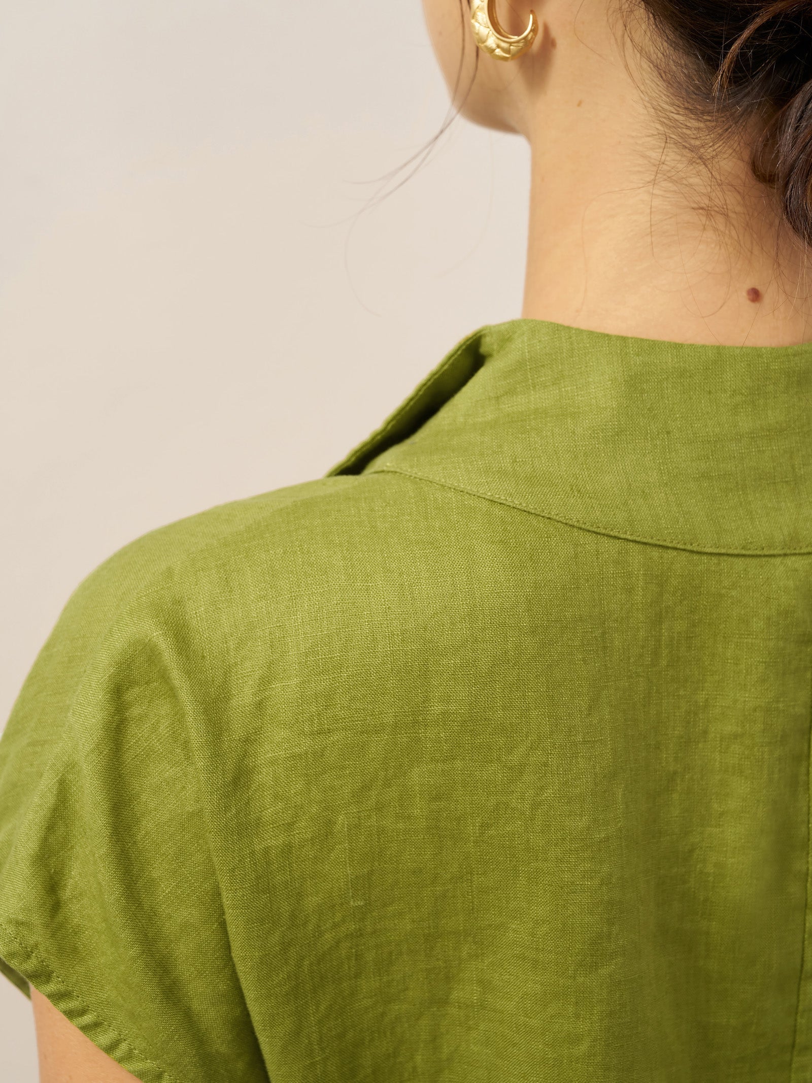 LINTICO LINTICO 100% Linen Collared Cap Sleeve Top IVY — detail shot 8
