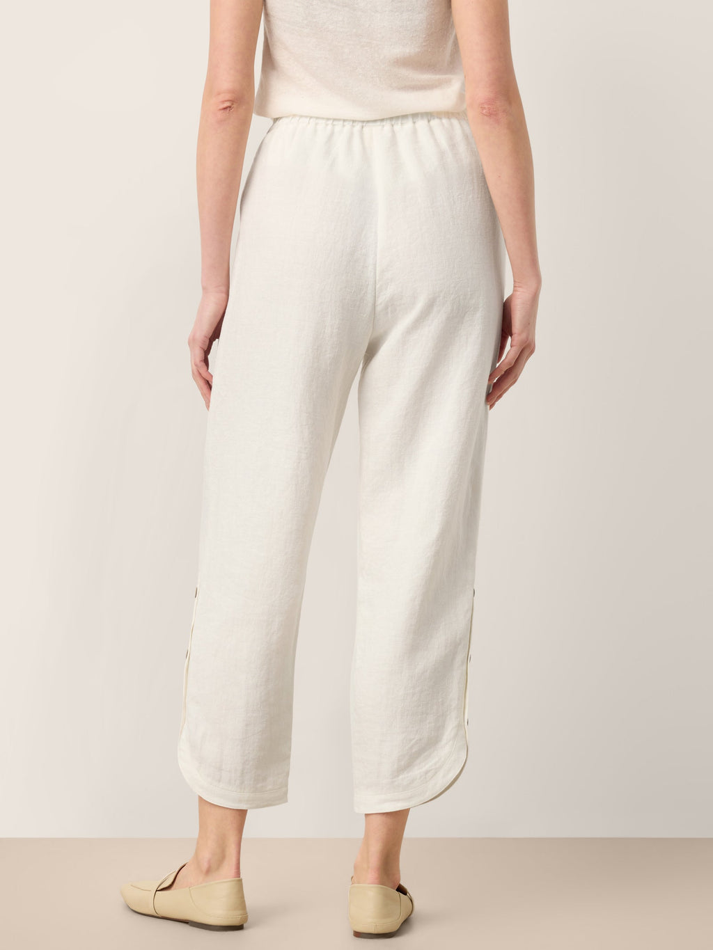 LINTICO 100% Linen Double Pleat Button Hem Pull-On Pants LINDSEY — lifestyle worn / used context