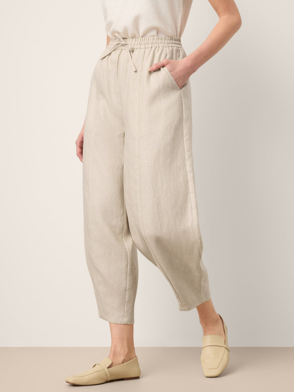 LINTICO 100% Linen Drawstring Waist Tapered Cropped Pants LANEY — detail shot 6