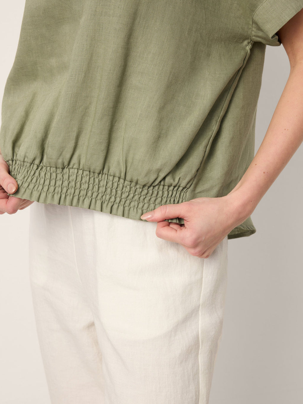 LINTICO 100% Linen Drop Shoulder Split-Back Double Shirred Hem Top LINDSEY — detail shot 8