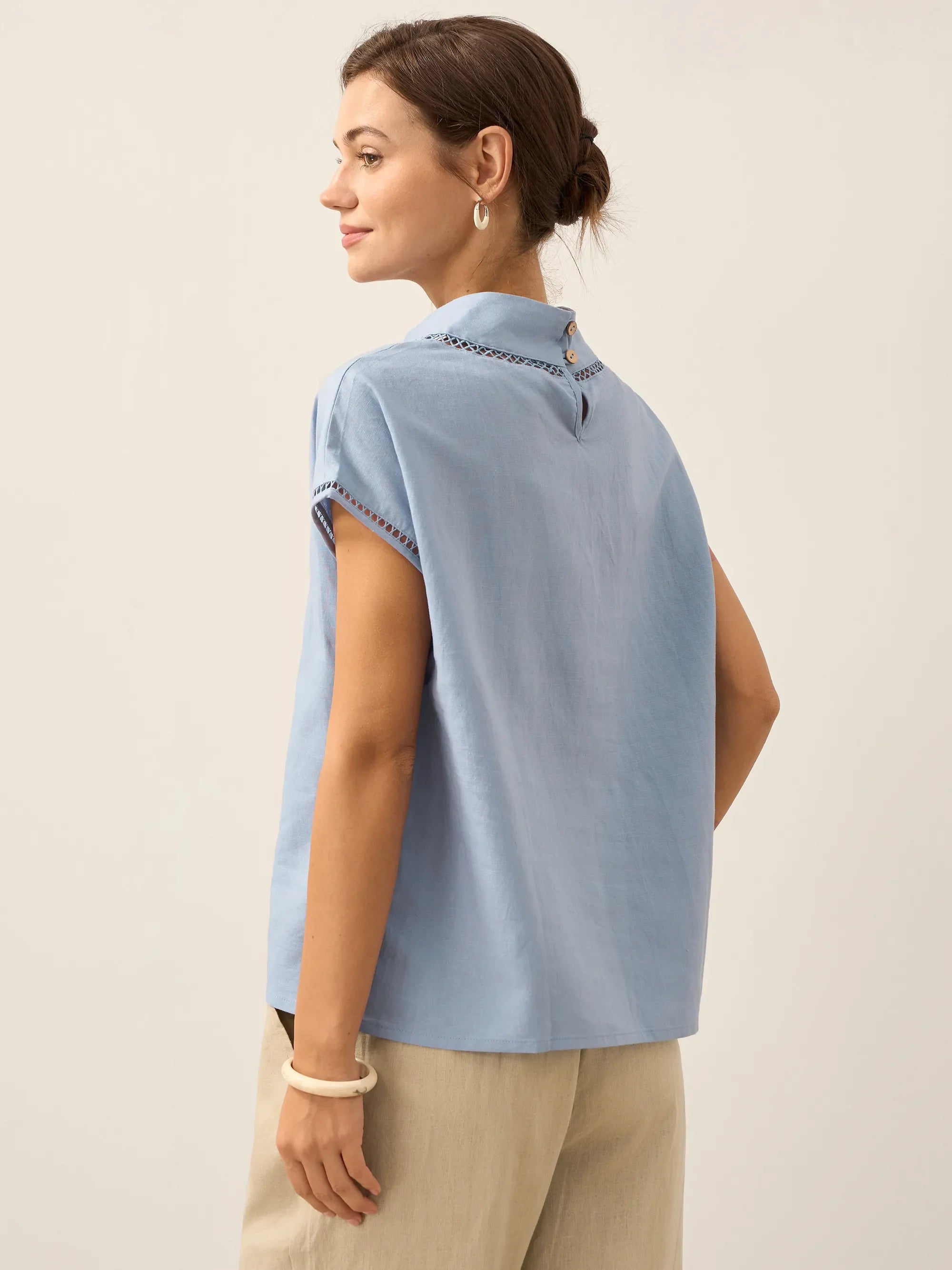 LINTICO Linen Cutout Turtleneck Top QUINN — size reference
