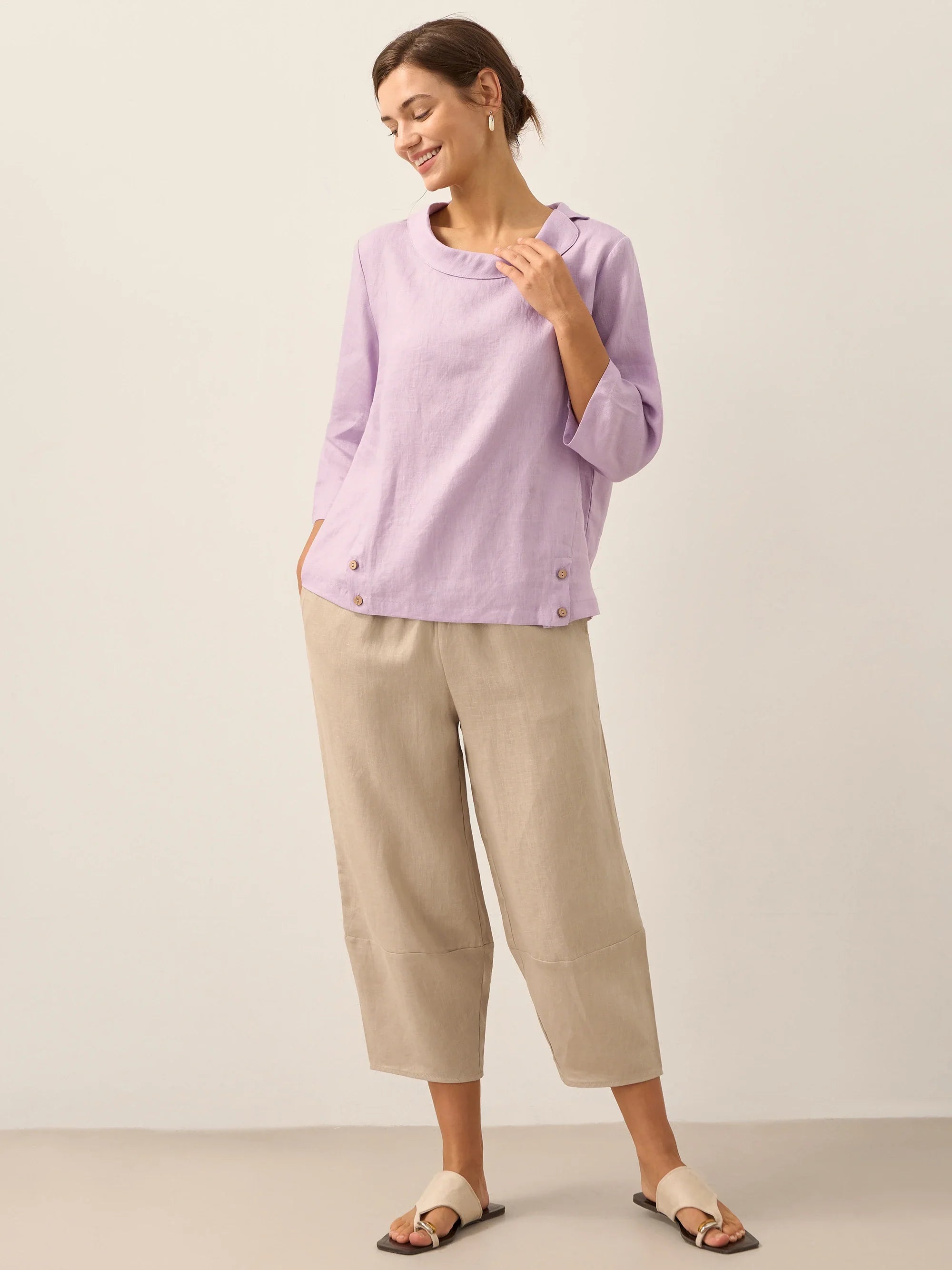 LINTICO Linen Round Soft-Fold Collar Top LAURA — fabric or material detail