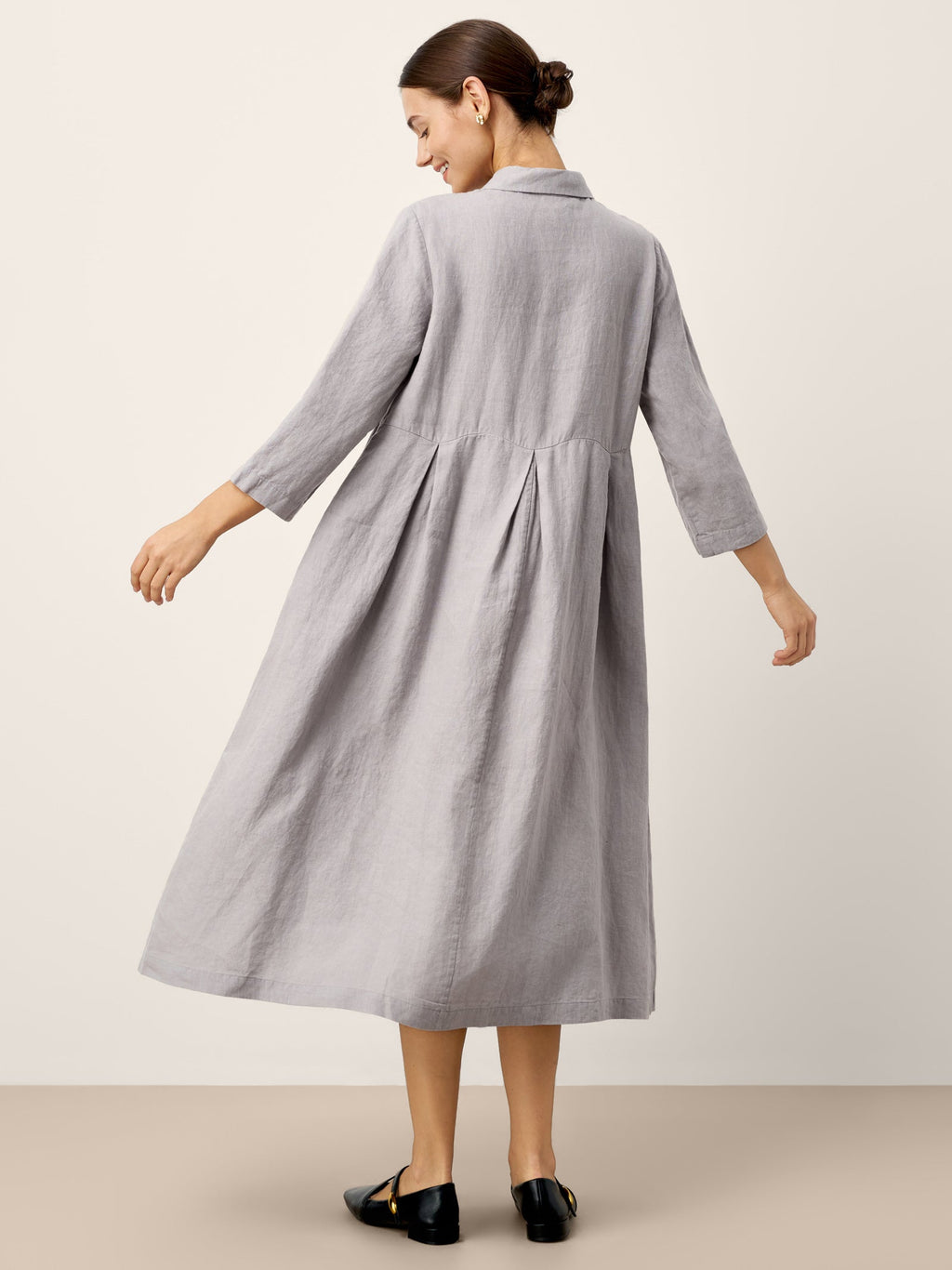 LINTICO 100% Linen Inverted Pleat Curved Seam Maxi Dress VALERIE — LINTICO branding close-up