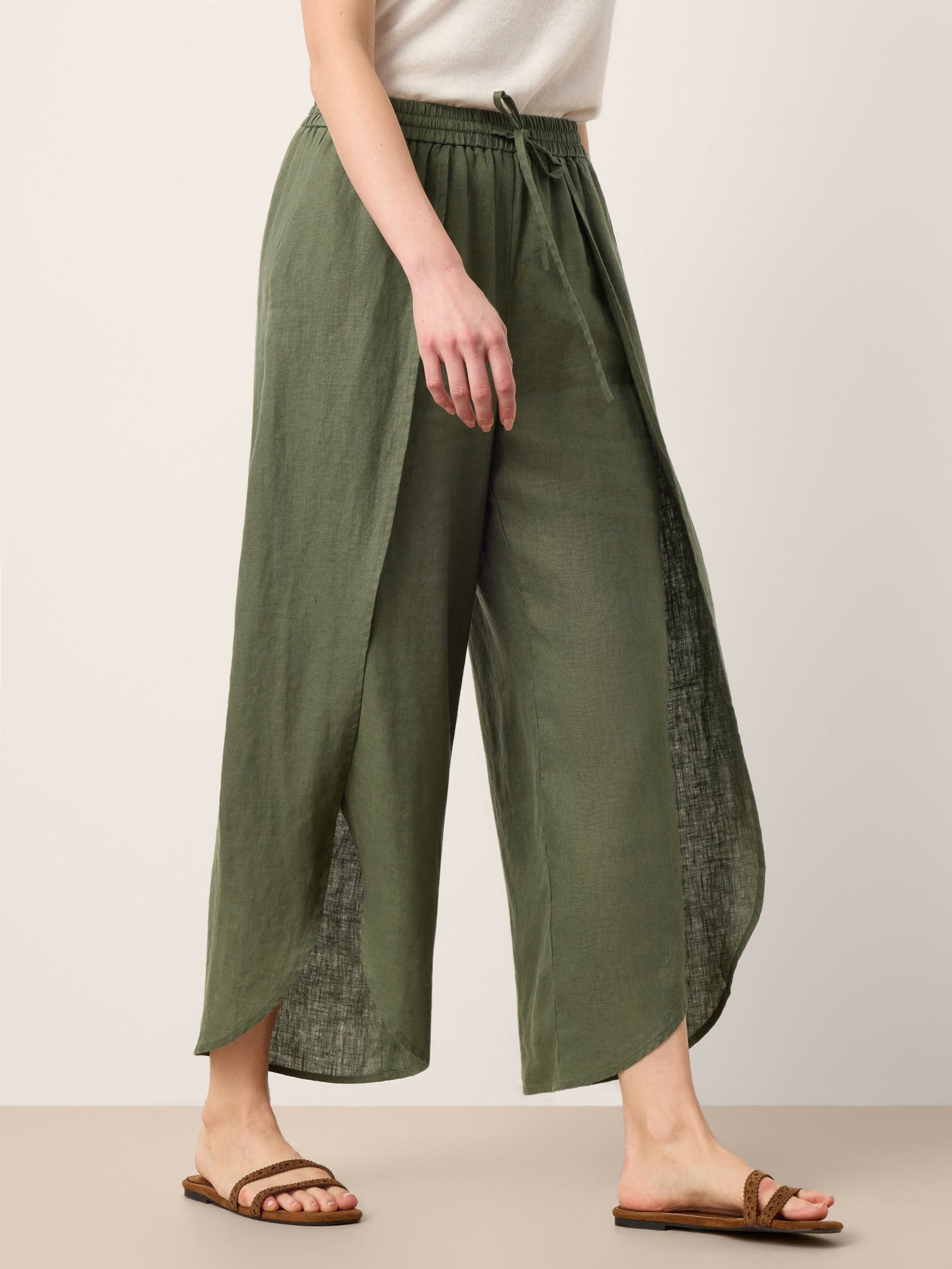 LINTICO 100% Linen Layered Slit Wide-Leg Drawstring Pants PEREGRINE — LINTICO branding close-up