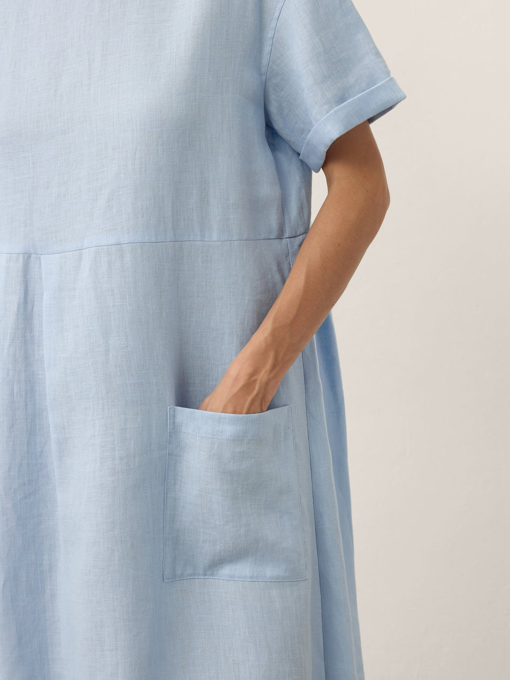 LINTICO 100% Linen Pinstripe Paneled Short-Sleeved Dress MORGAN — back view