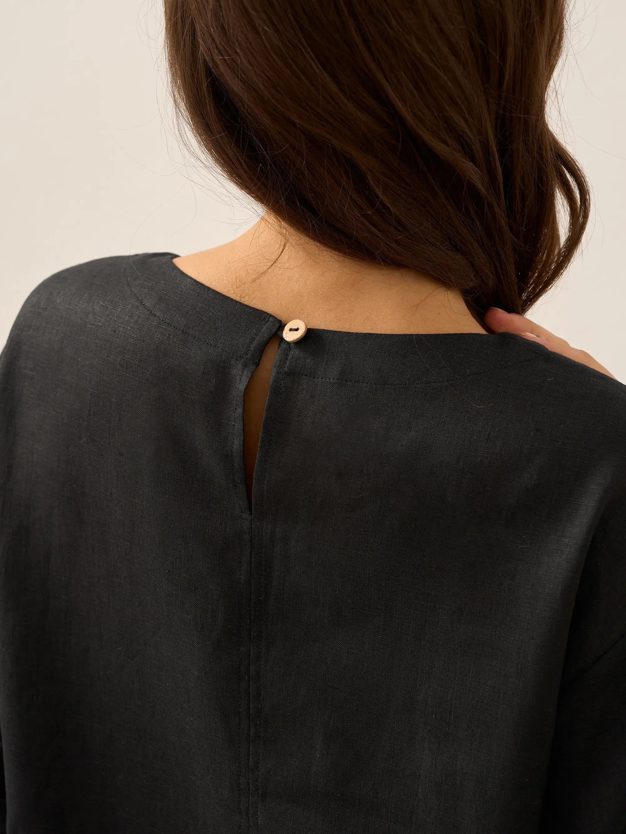 LINTICO 100% Linen Round Neck Button Detail Midi Dress JELENA — detail shot 8
