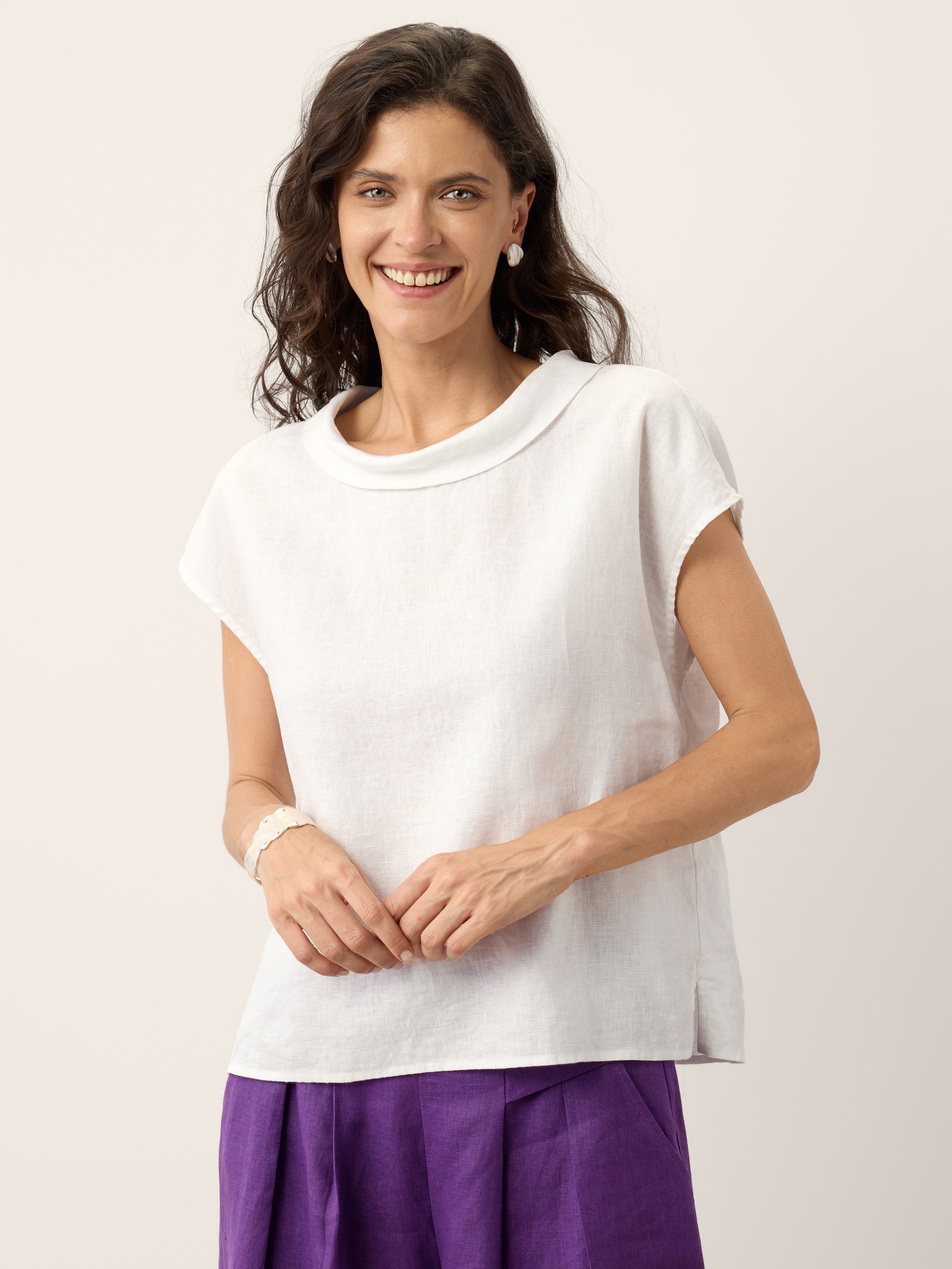 LINTICO 100% Linen Soft-Fold Collar Shell Button Top SABINE — side view