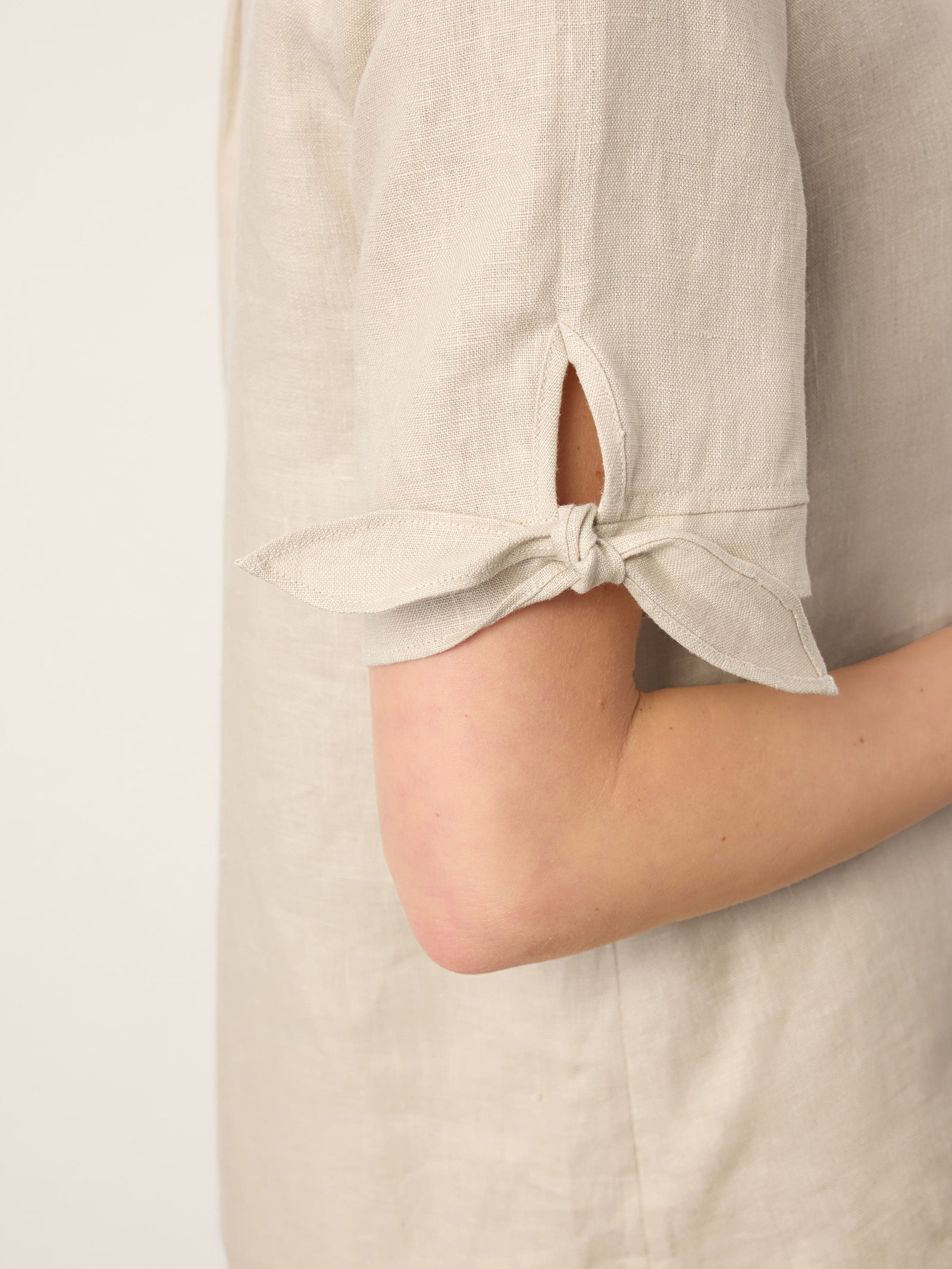 LINTICO 100% Linen Tie Cuff Notched V-Neck Top LORAN — detail shot 7