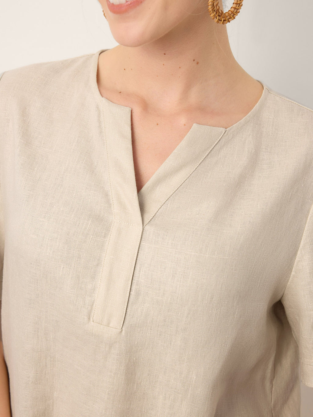 LINTICO 100% Linen Tie Cuff Notched V-Neck Top LORAN — detail shot 9
