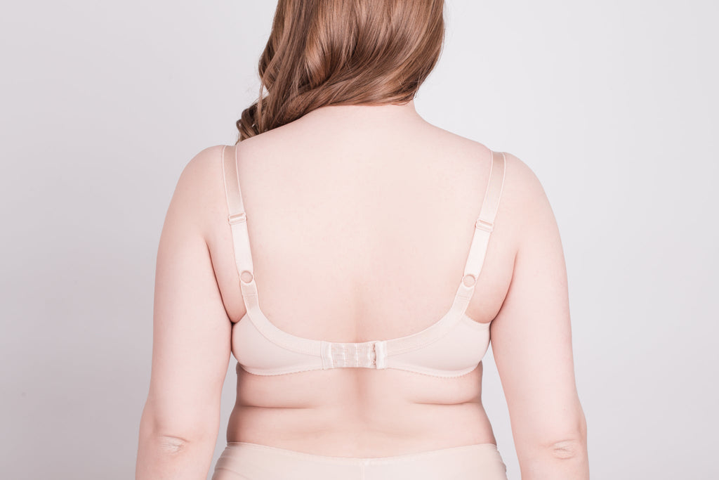 TheRanok.com Bra Milavitsa 107180 - Underwired, Lace, Triple-Cup — lifestyle context