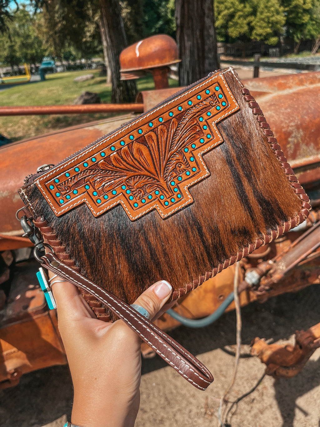 Haute Southern Hyde The Waylon Wristlet a Haute Southern Hyde by Beth Marie Exclusive — color detail
