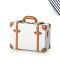 Minimalism Train Case - Pearl White's