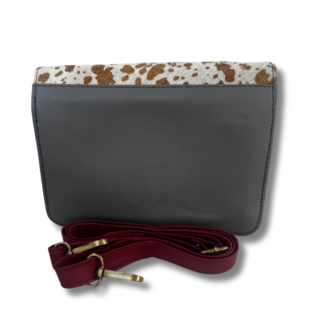 WONENA Soruka Claire · Small Suede Crossbody Bag — detail shot 6