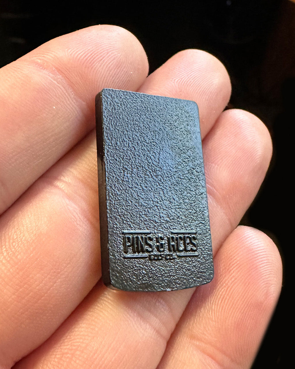 Pins and Aces Game Boy Ball Marker — back view