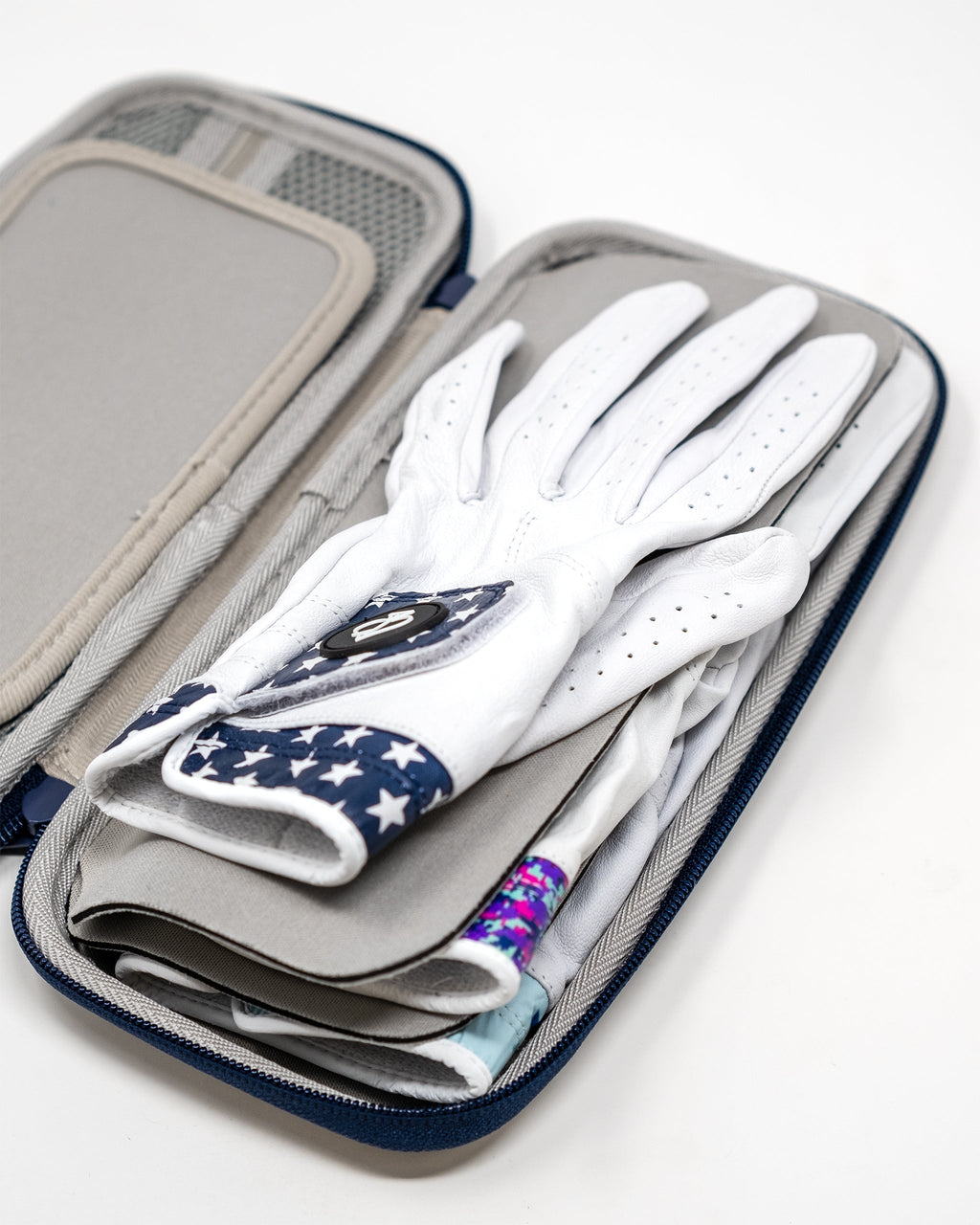 Pins and Aces Glove & Accessory Caddie - Black — detail close-up