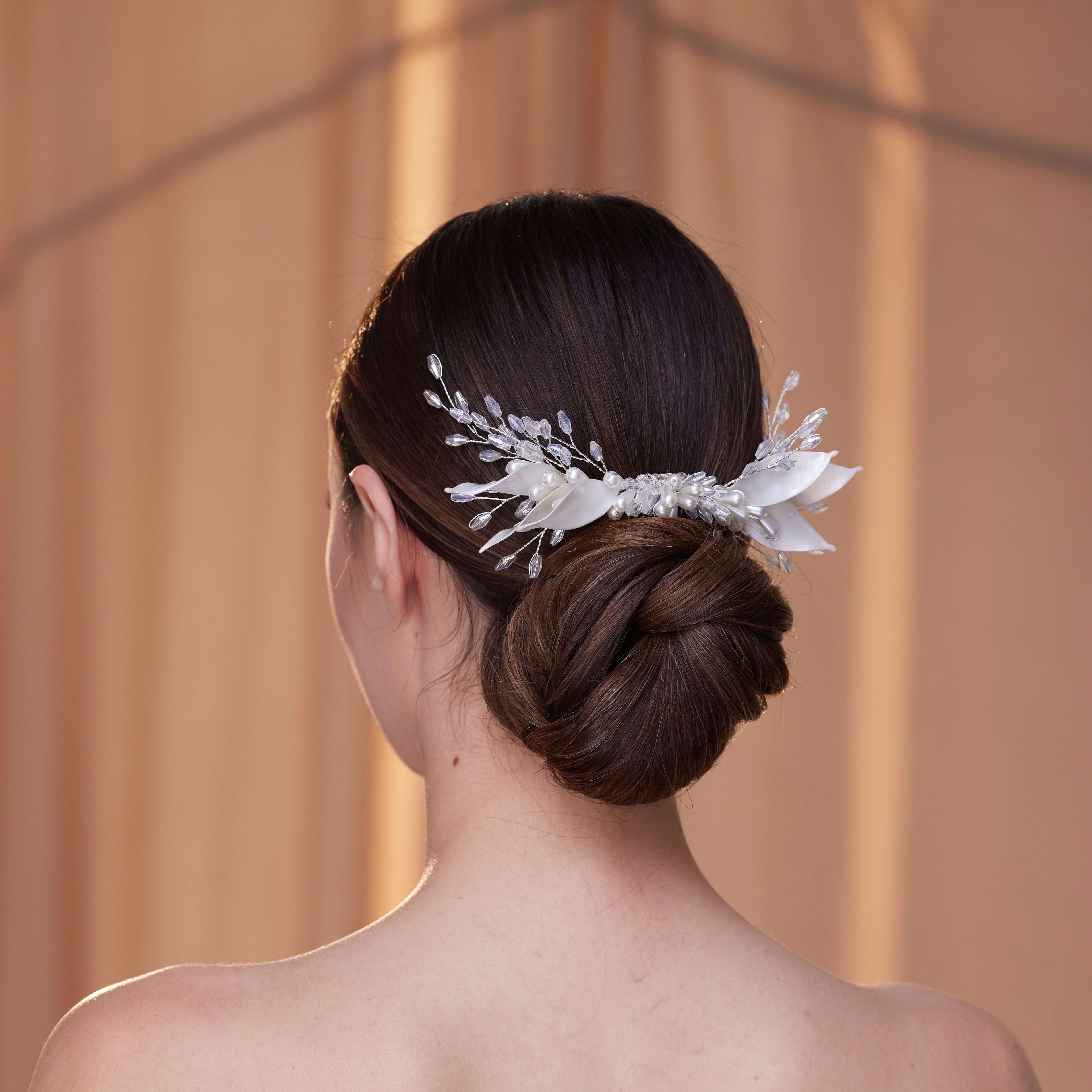 Elegant Crystal & Pearl Hair Comb – Bridal Port, view 3