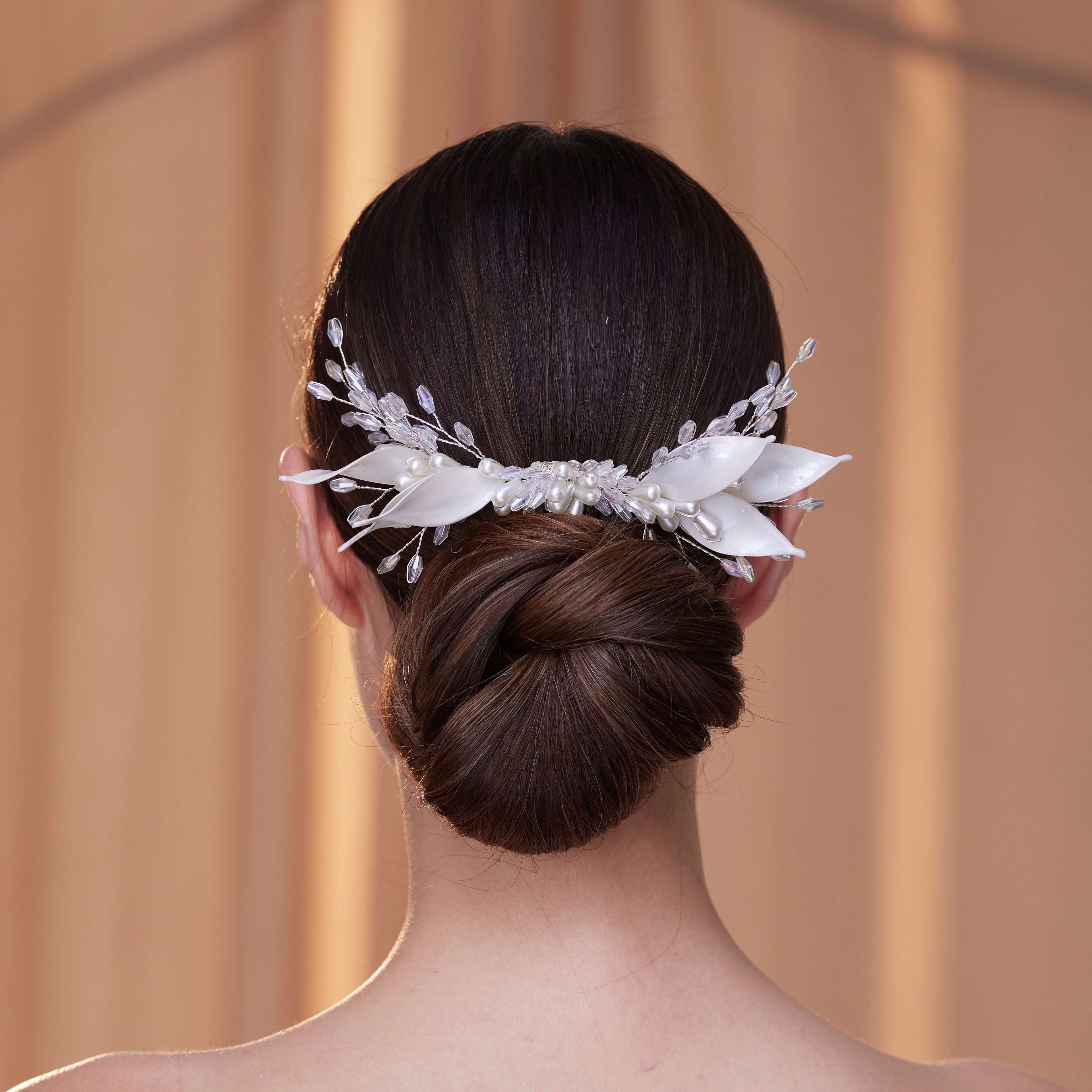 Elegant Crystal & Pearl Hair Comb – Bridal Port, view 7
