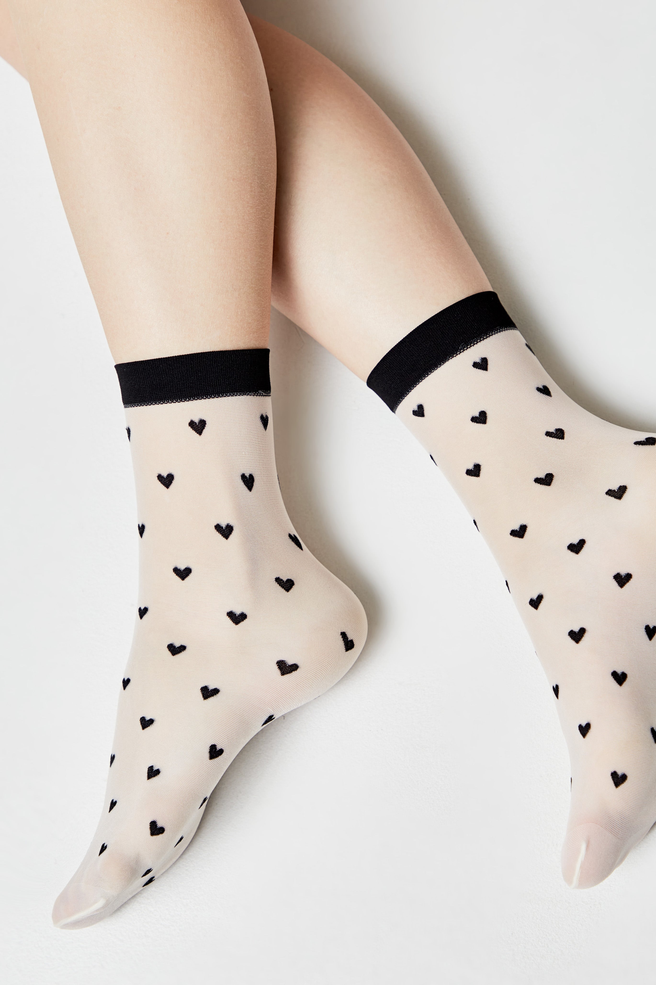 TheRanok.com Socks Conte Fantasy - Hearts Pattern — back view