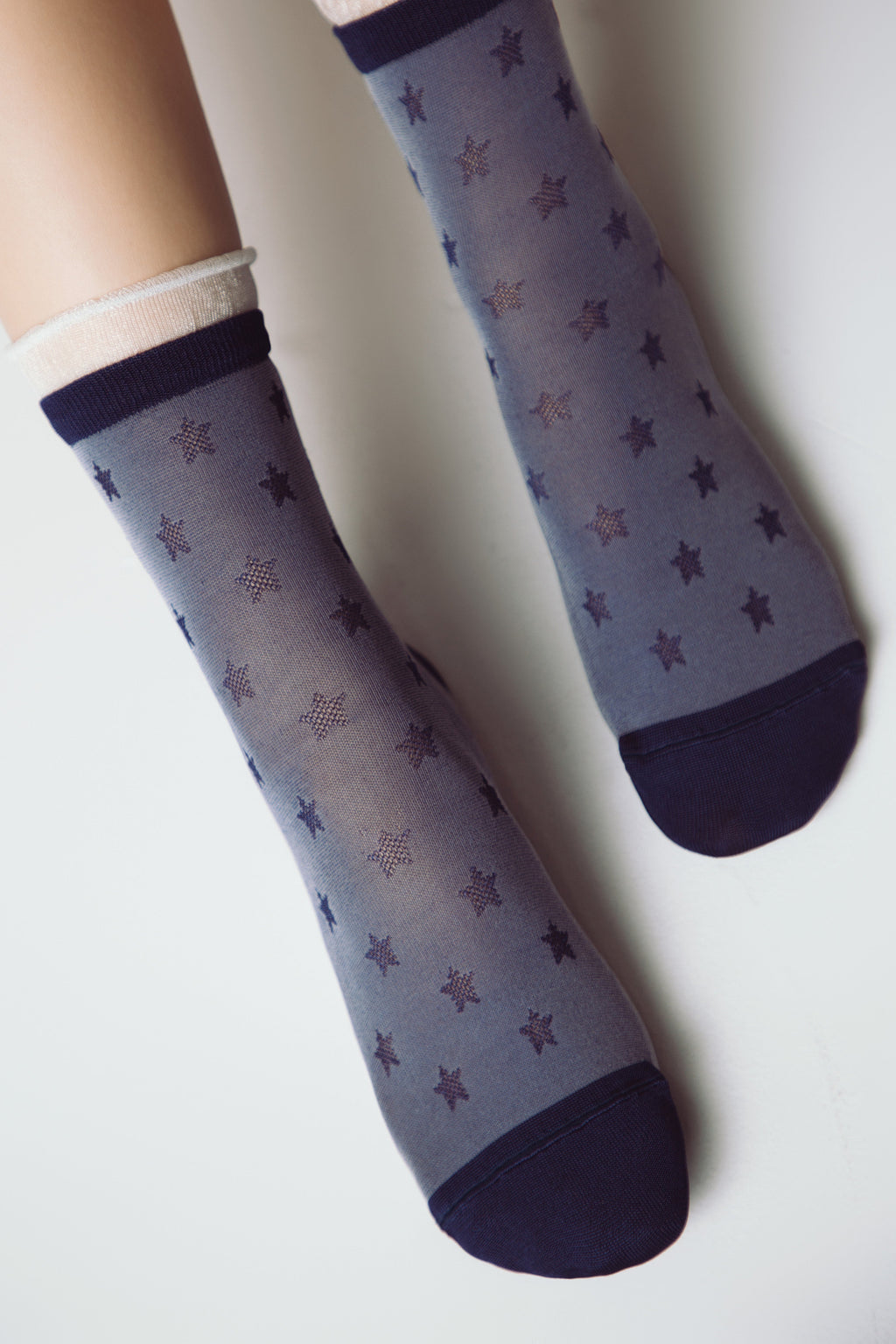 TheRanok.com Conte Socks Classic - 491 Decorative Transparent Mesh — flat-lay composition