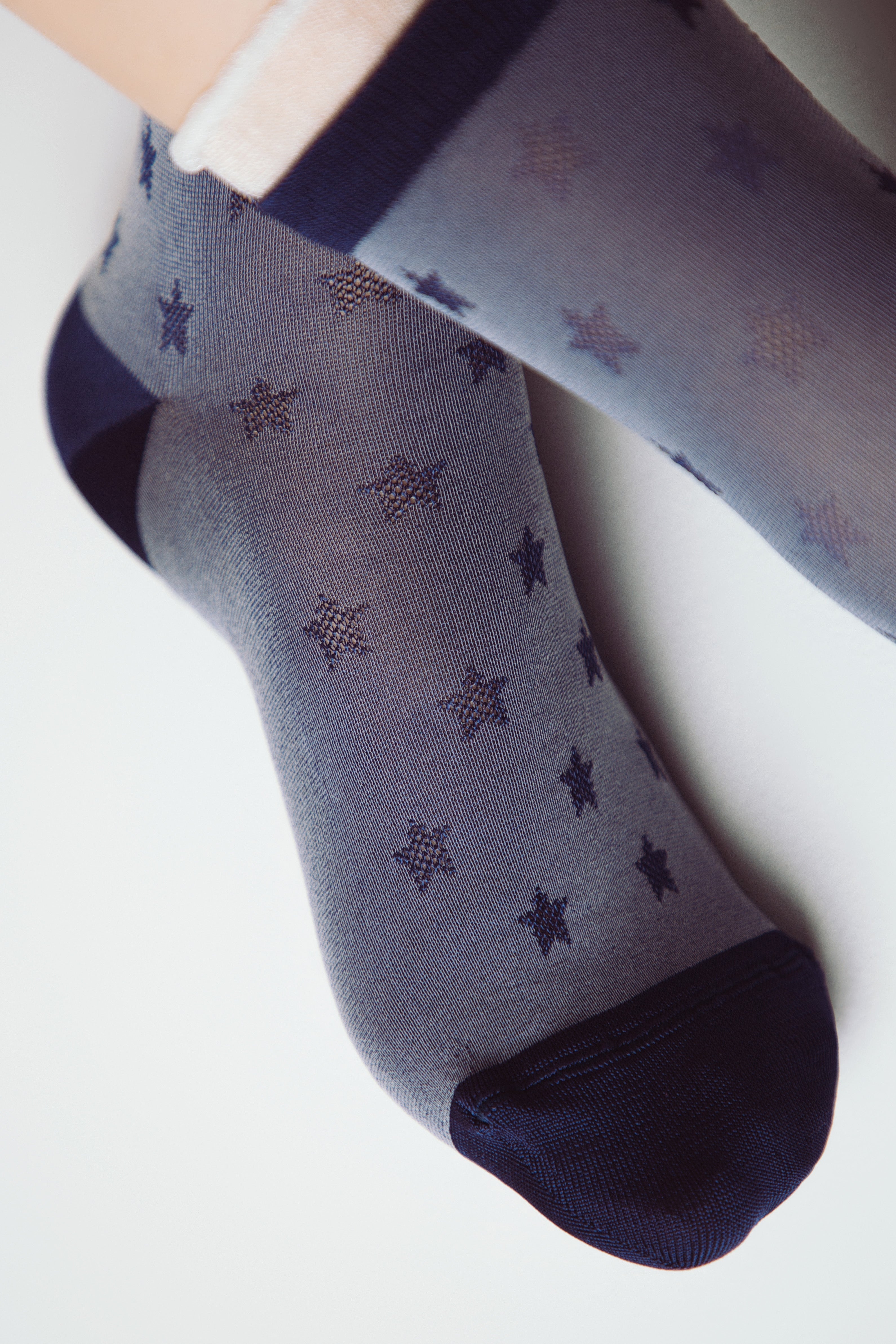 TheRanok.com Conte Socks Classic - 491 Decorative Transparent Mesh — product on model