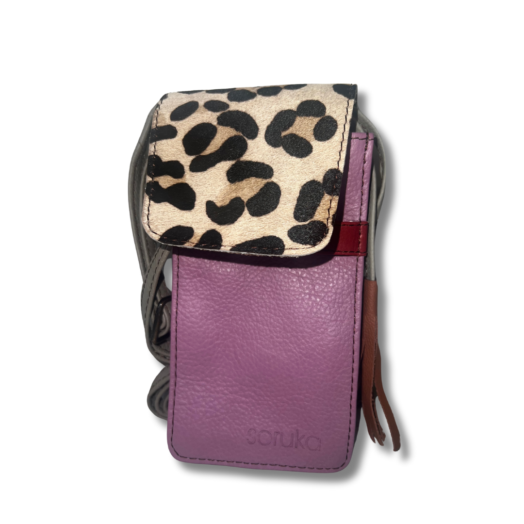 WONENA Soruka Erin Print · Leather Phone bag — detail shot 9