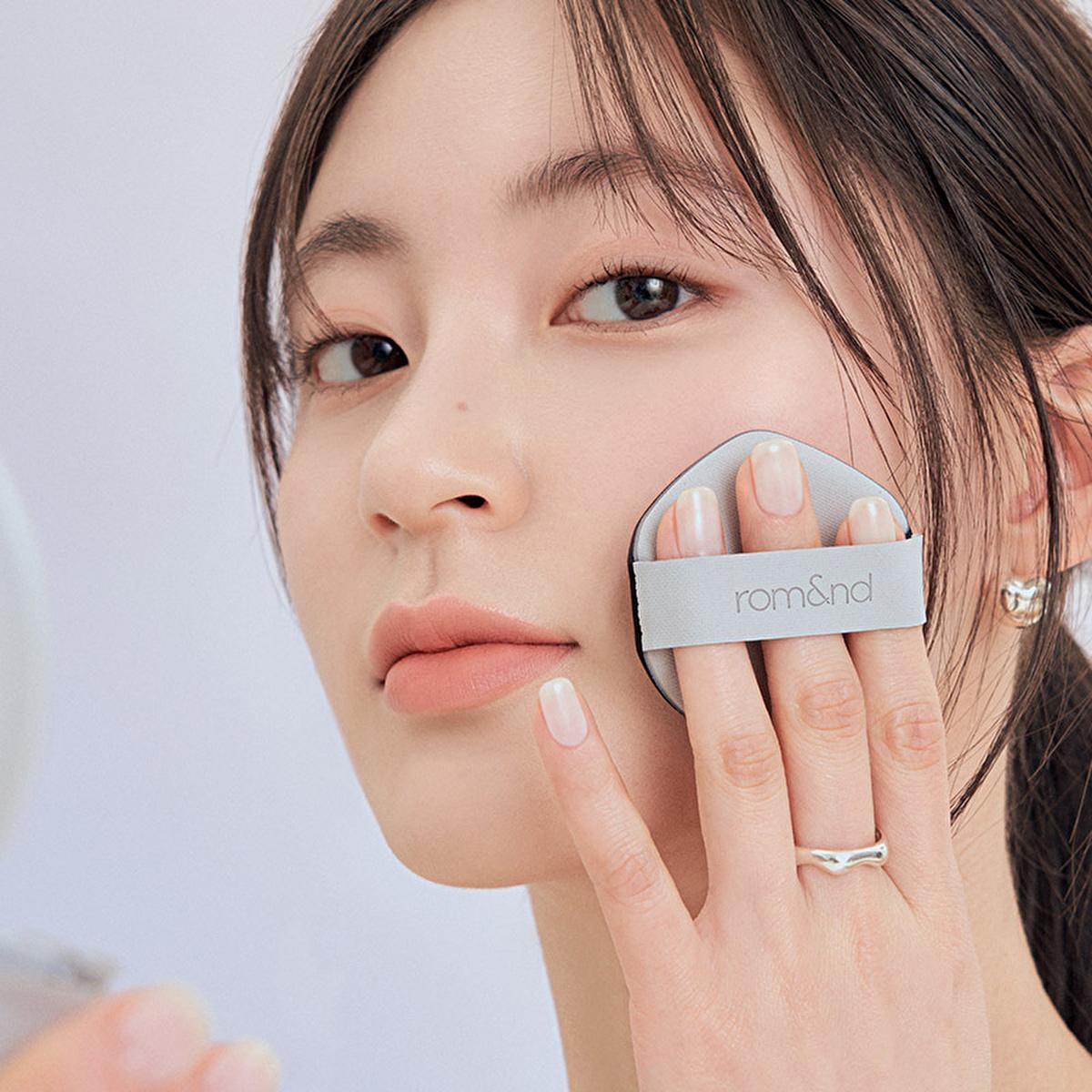 rom&nd Nu Zero Cushion Foundation: Lightweight, Long-Lasting Coverage for a Flawless, Natural Complexion - Pore-Blurring Korean Makeup