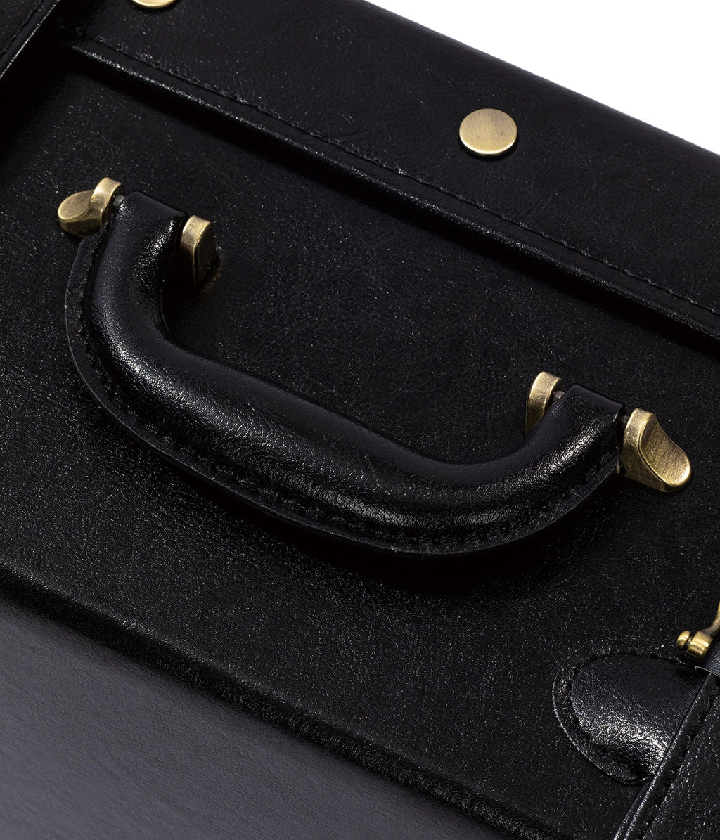 Minimalism Trunk - Gentle Black's