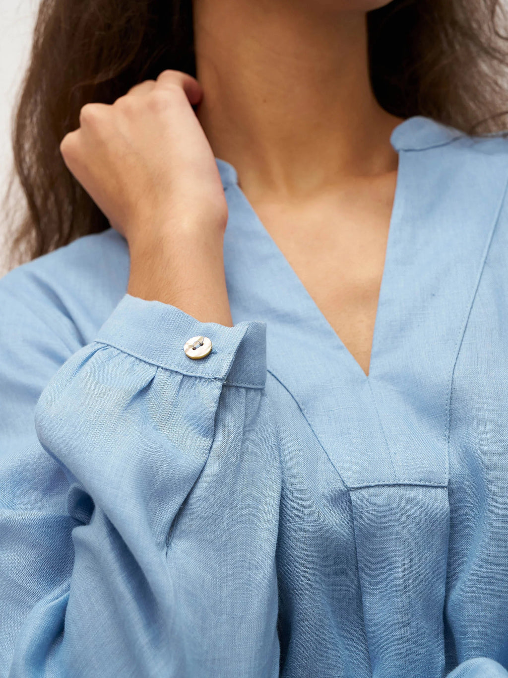LINTICO 100% Linen V-Neck Pullover Shirt Dress JADEN — detail shot 8