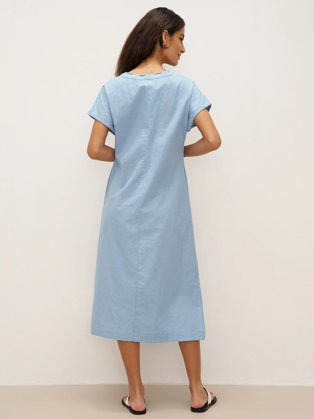 LINTICO LINTICO Linen Ladder Tie Simple Dress TAMARA — LINTICO branding close-up