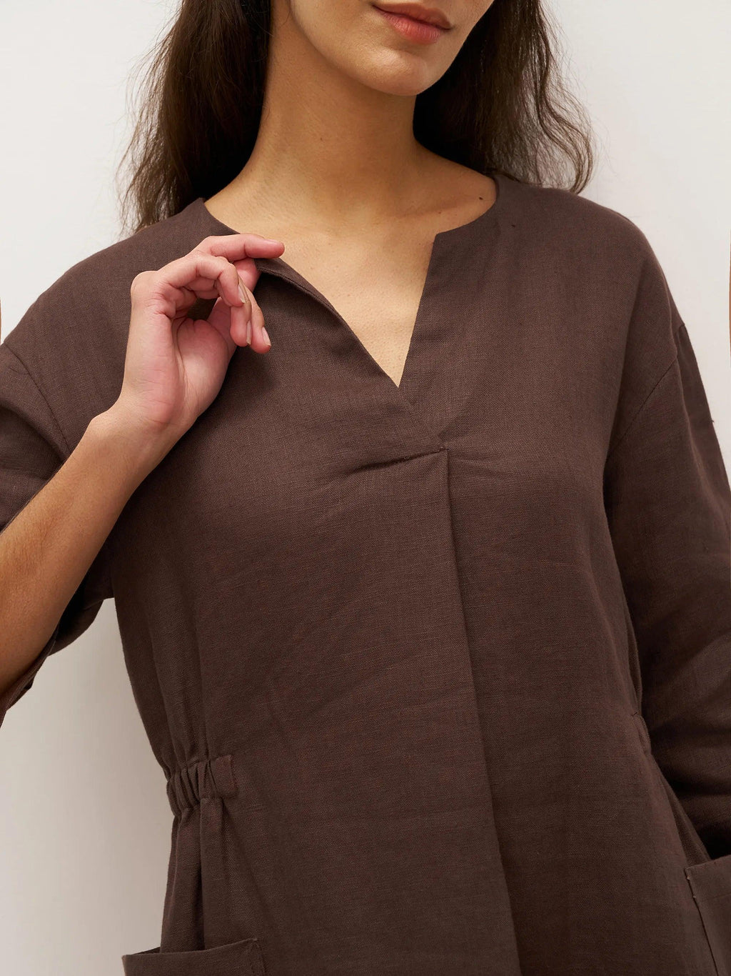 LINTICO 100% Linen V-neck Bell Pocket Midi Dress EVELINA — detail shot 7
