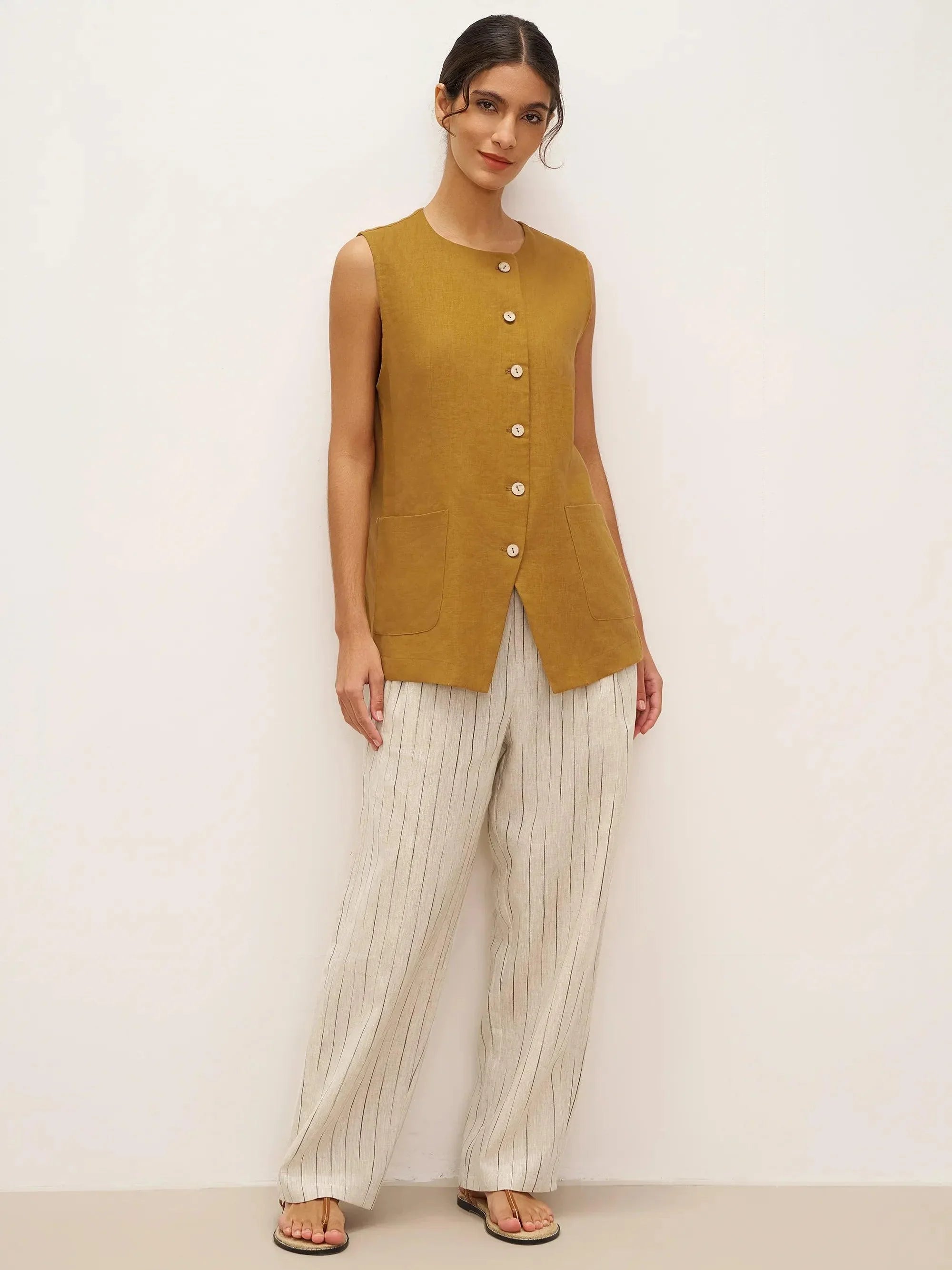 LINTICO 100% Linen Arc-Placket Button-Front Vest ELFRIDA — detail shot 9