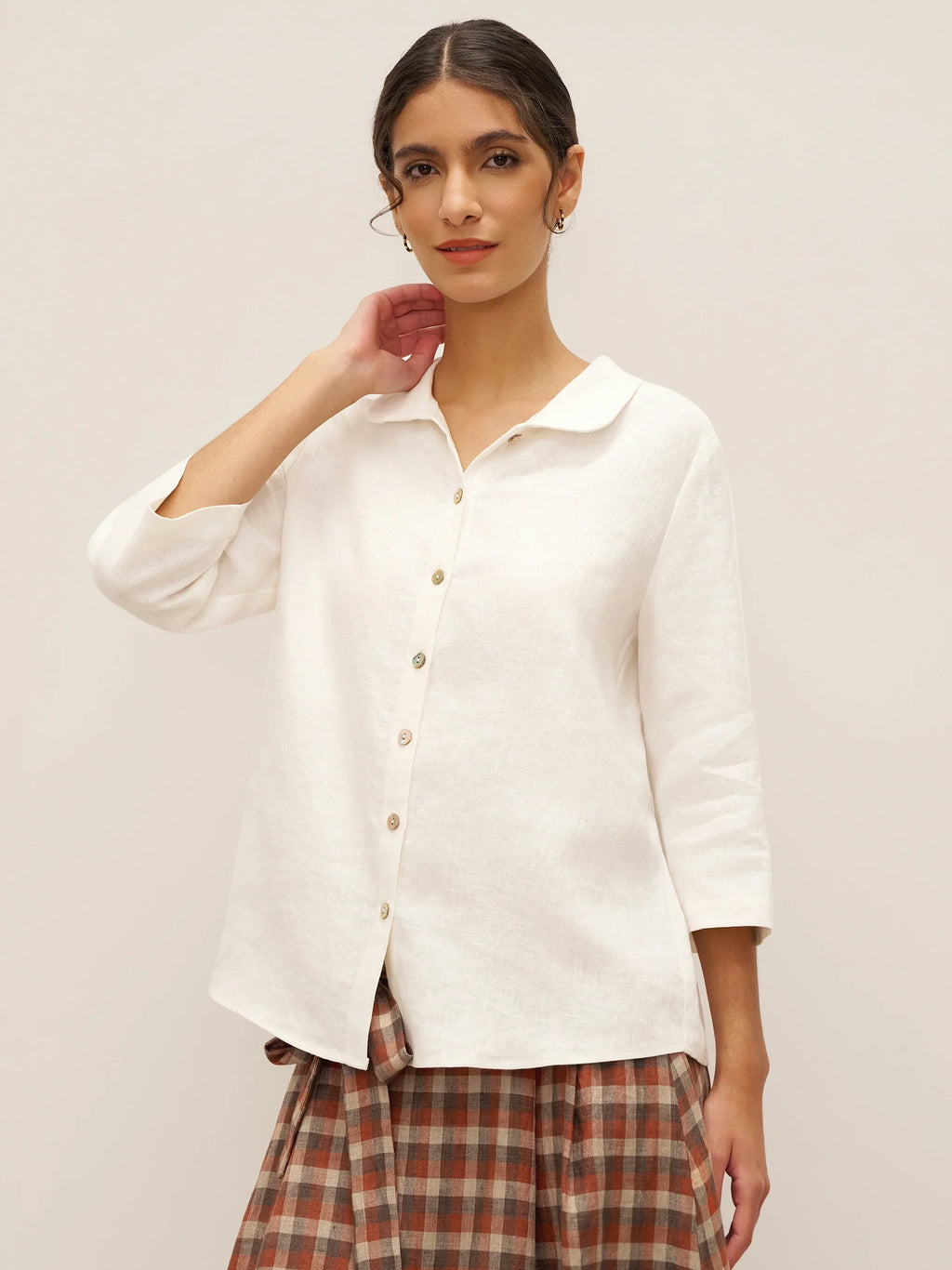 LINTICO 100% Linen Peter Pan Collar 3/4 Sleeve Shirt ASTRID — construction detail