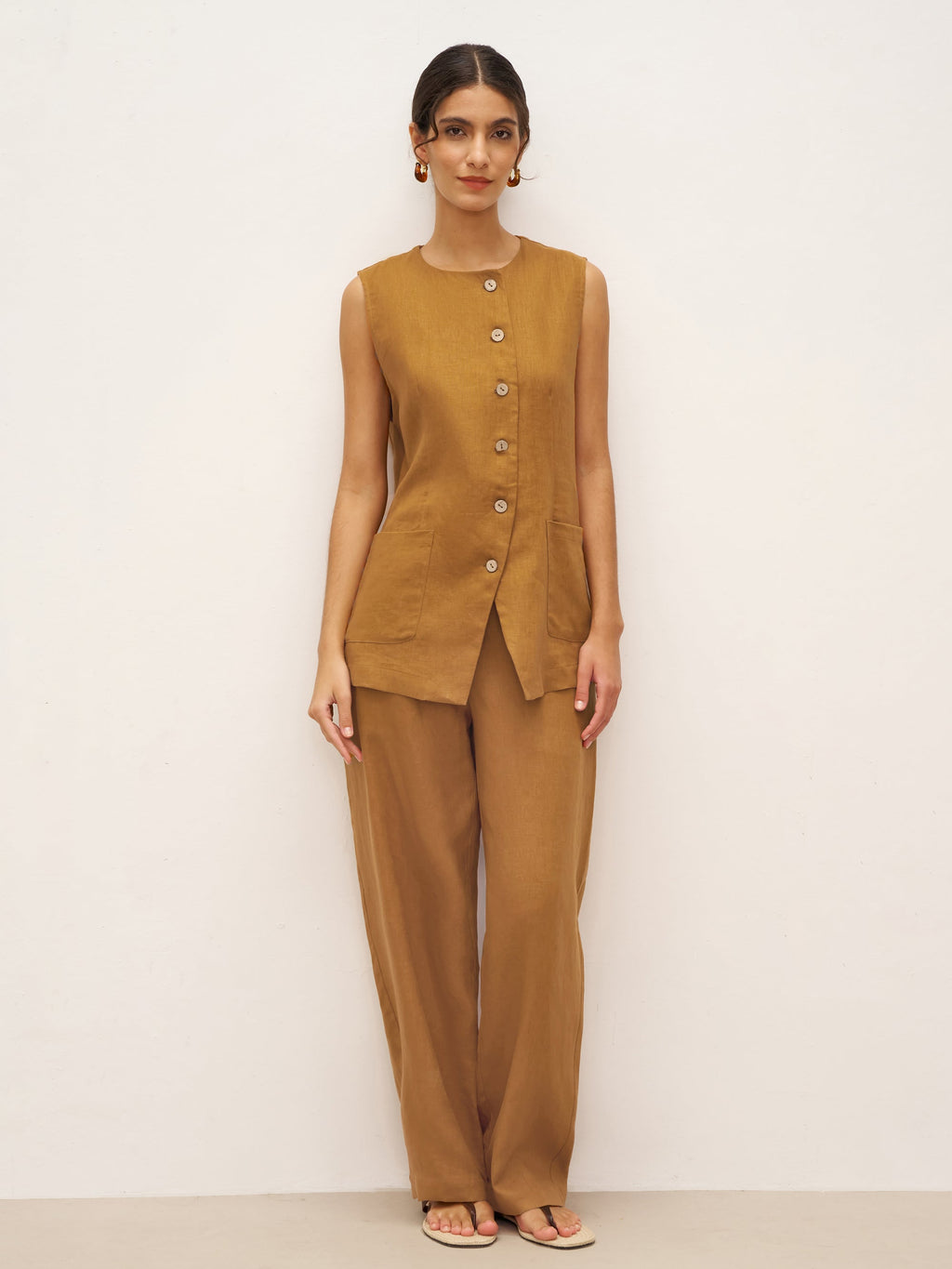 LINTICO 100% Linen Arc-Placket Button-Front Vest ELFRIDA — main product shot