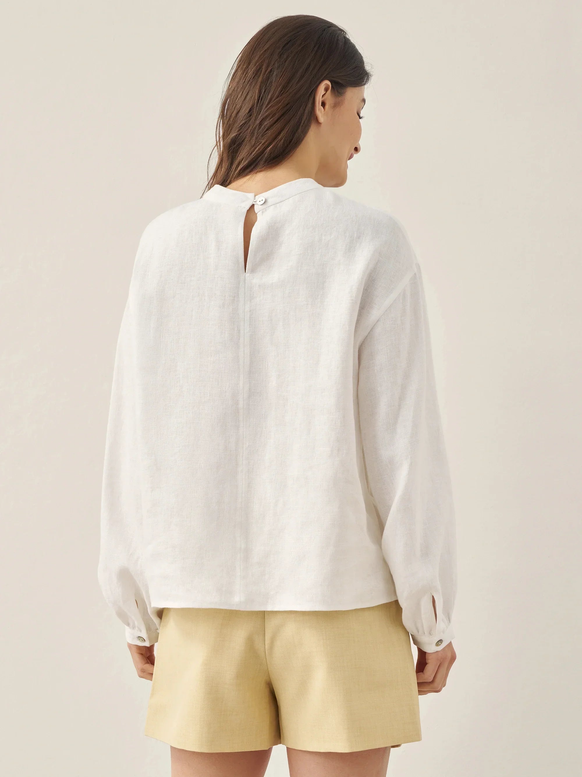 LINTICO LINTICO 100% Linen Mock Neck Long-Sleeve Top DEANNA — LINTICO branding close-up