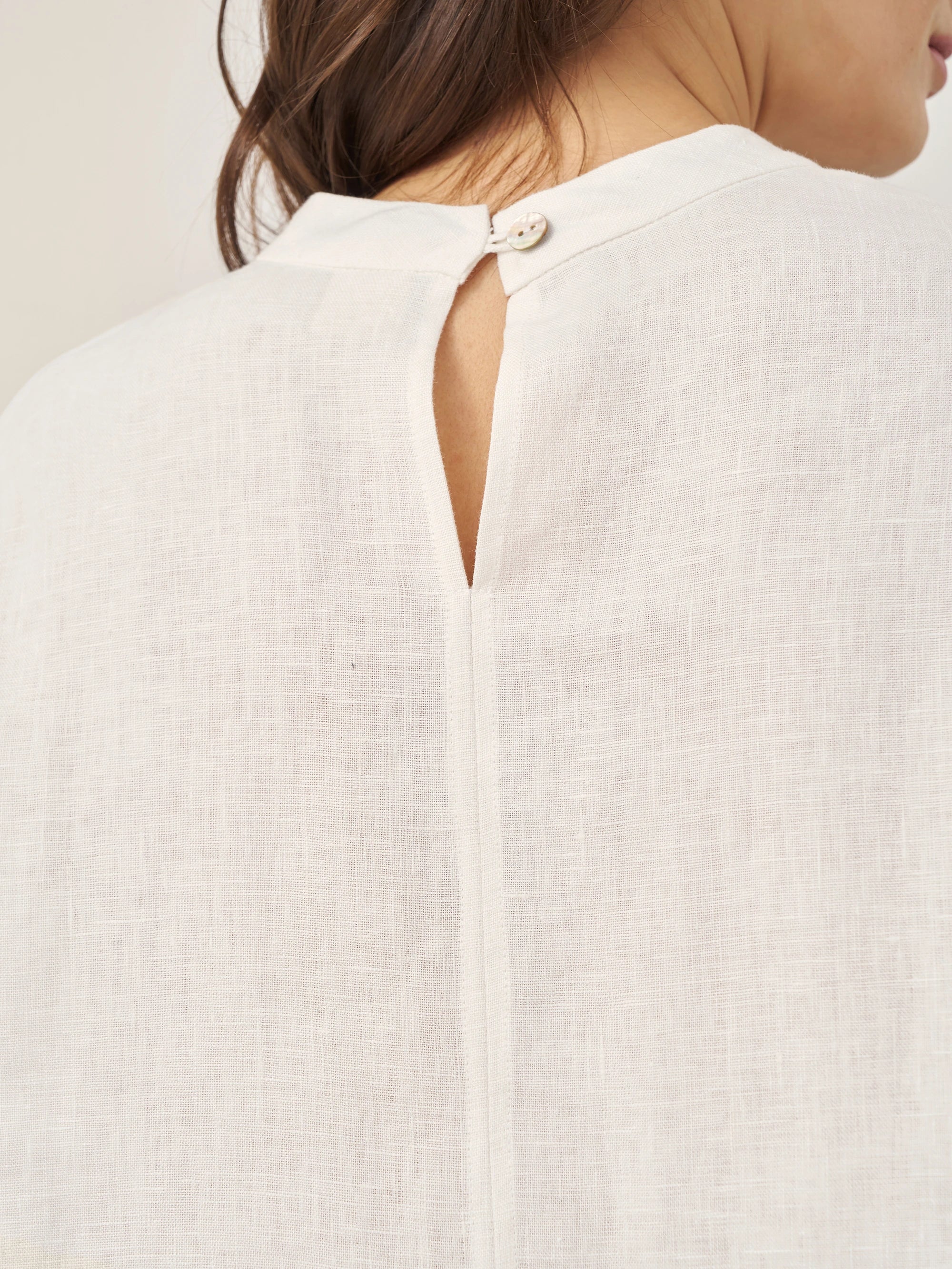 LINTICO LINTICO 100% Linen Mock Neck Long-Sleeve Top DEANNA — detail shot 9