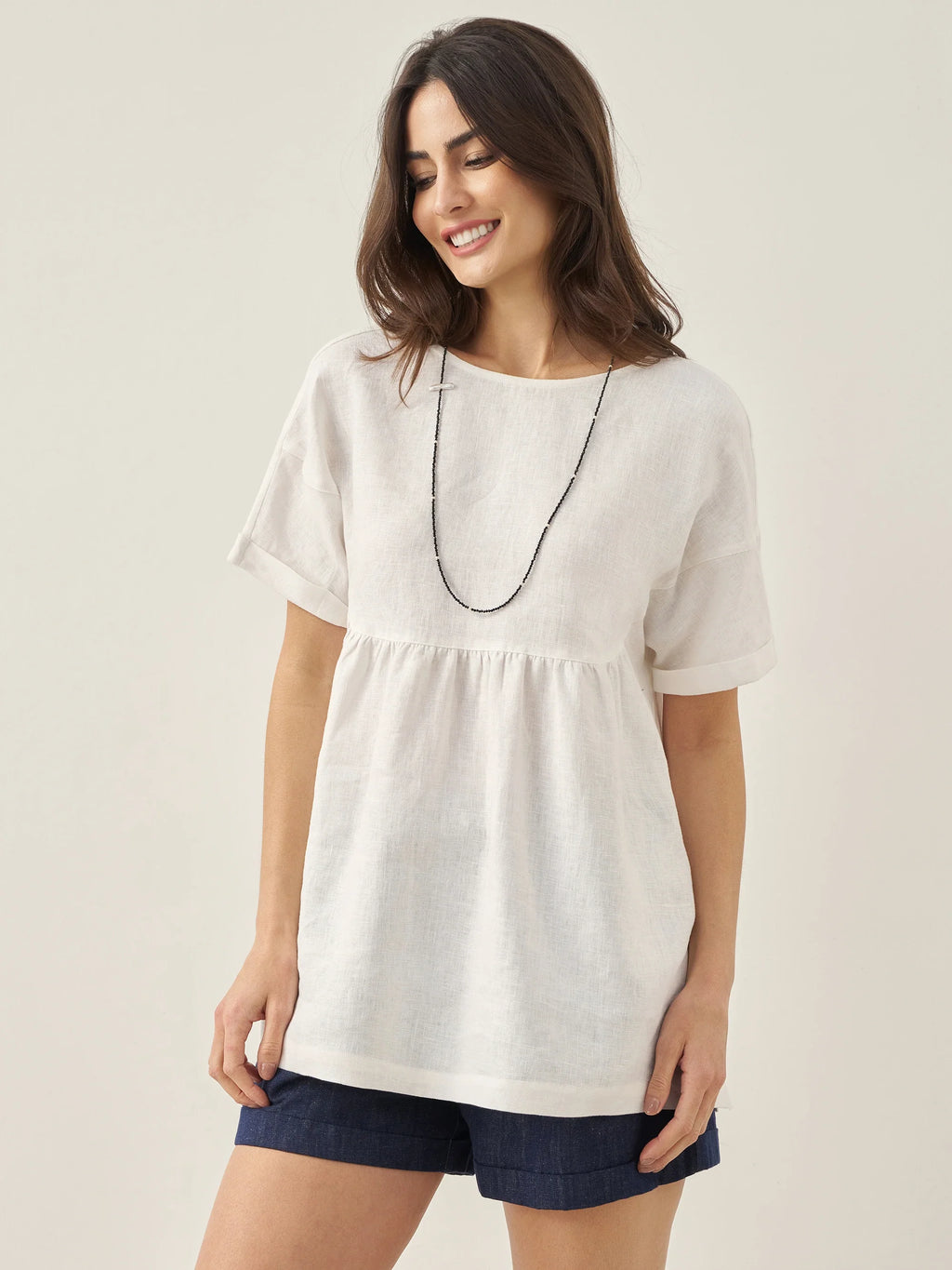 LINTICO LINTICO 100% Linen Round Neck Pleated Pullover Top QUINLAN — LINTICO branding close-up