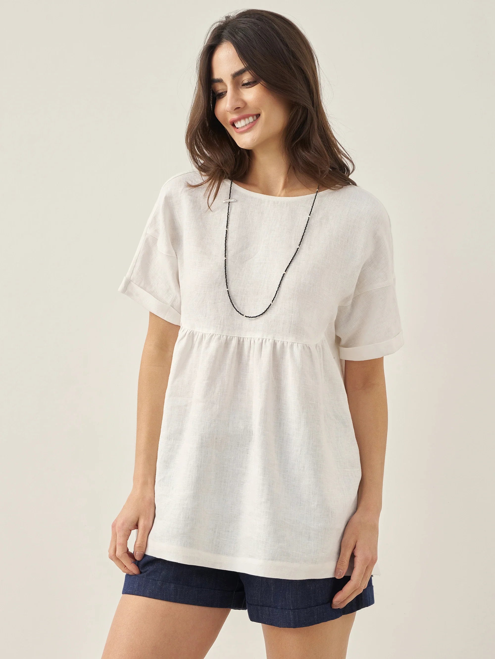 LINTICO LINTICO 100% Linen Round Neck Pleated Pullover Top QUINLAN — LINTICO branding close-up