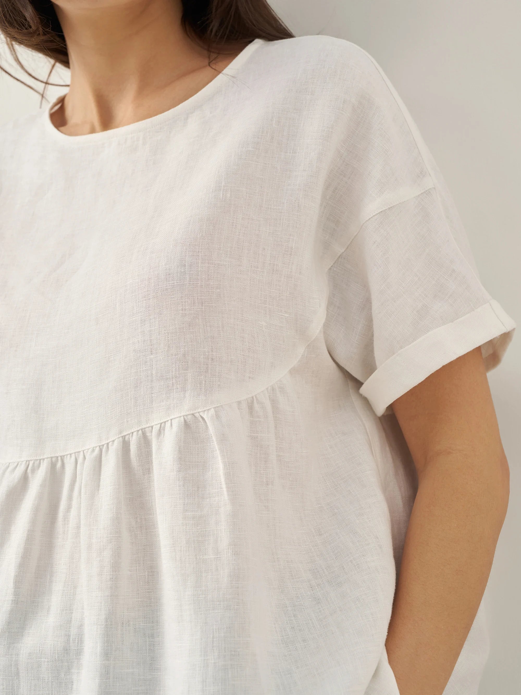 LINTICO LINTICO 100% Linen Round Neck Pleated Pullover Top QUINLAN — detail shot 8