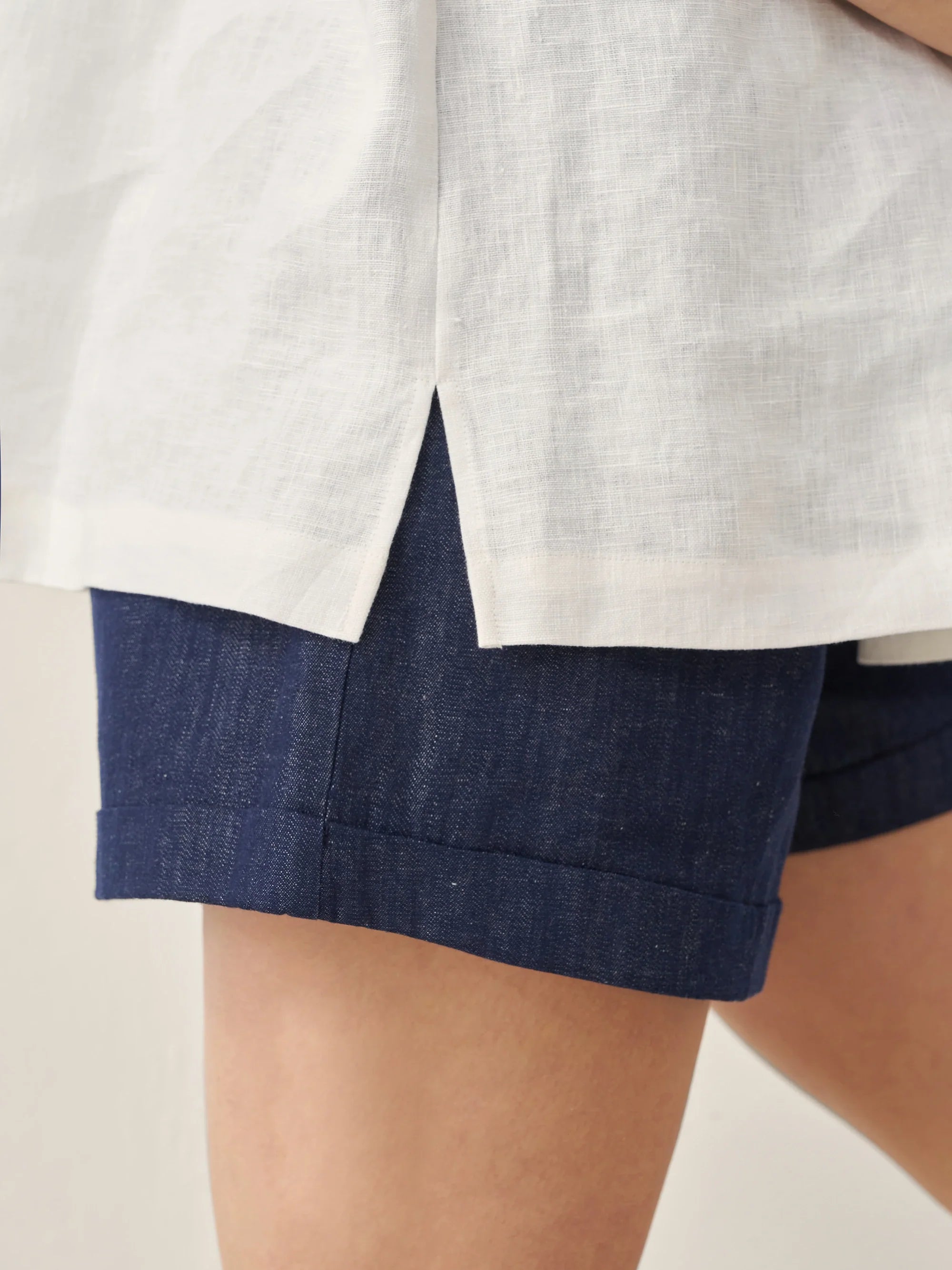 LINTICO LINTICO 100% Linen Round Neck Pleated Pullover Top QUINLAN — detail shot 6
