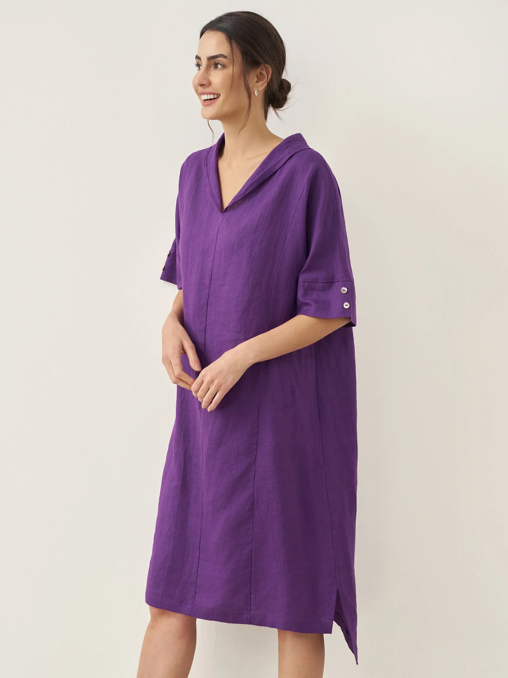 LINTICO LINTICO 100% Linen V-Neck Pullover Midi Dress AUBREY — LINTICO branding close-up