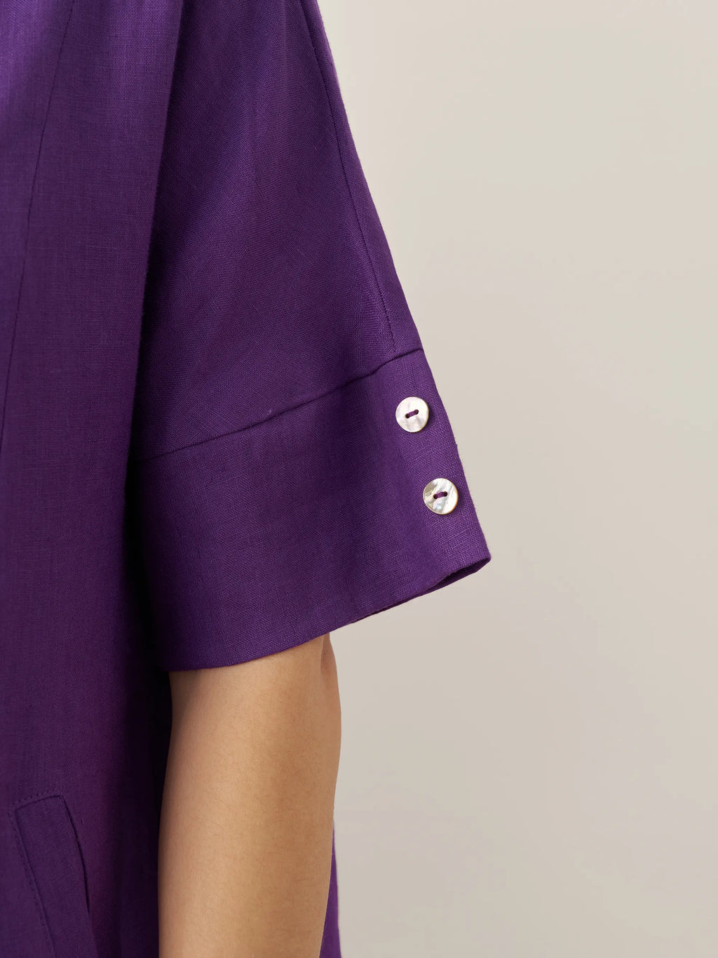 LINTICO LINTICO 100% Linen V-Neck Pullover Midi Dress AUBREY — detail shot 6