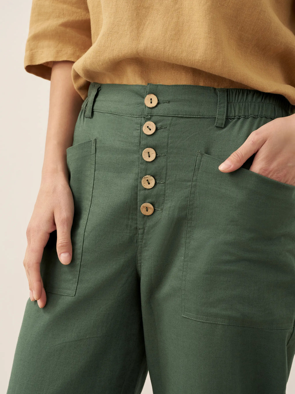 LINTICO Linen Simple Button Fly Trousers HEIDI — detail shot 6