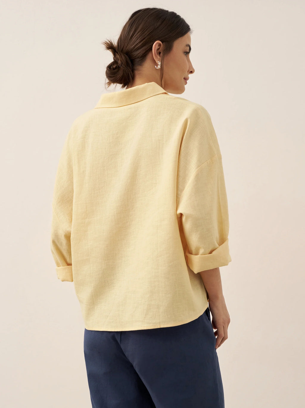 LINTICO Linen Oversized Fit Pocket Shirt ELOWEN — back view
