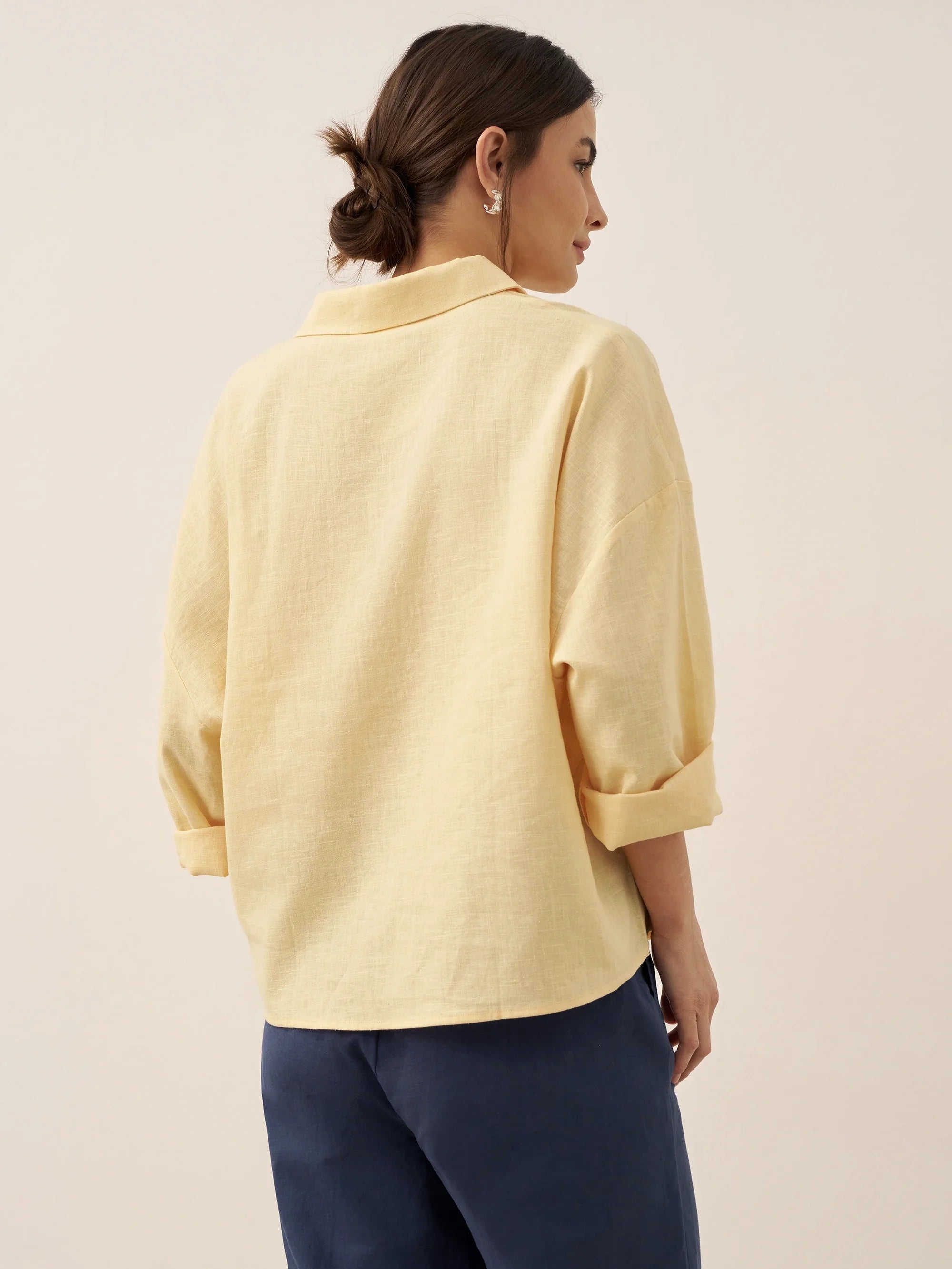 LINTICO Linen Oversized Fit Pocket Shirt ELOWEN — back view