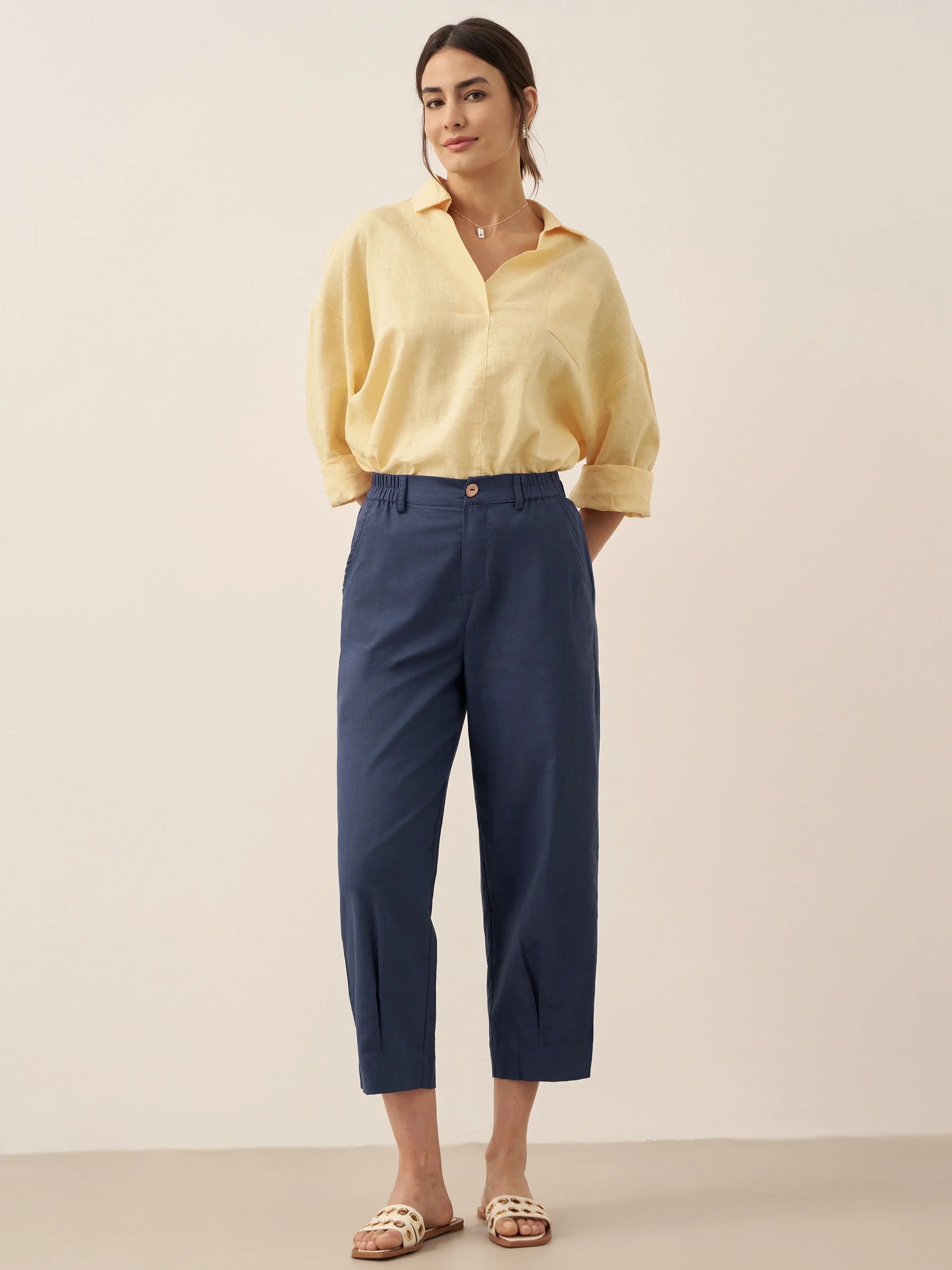 LINTICO Linen Oversized Fit Pocket Shirt ELOWEN — in-use photo